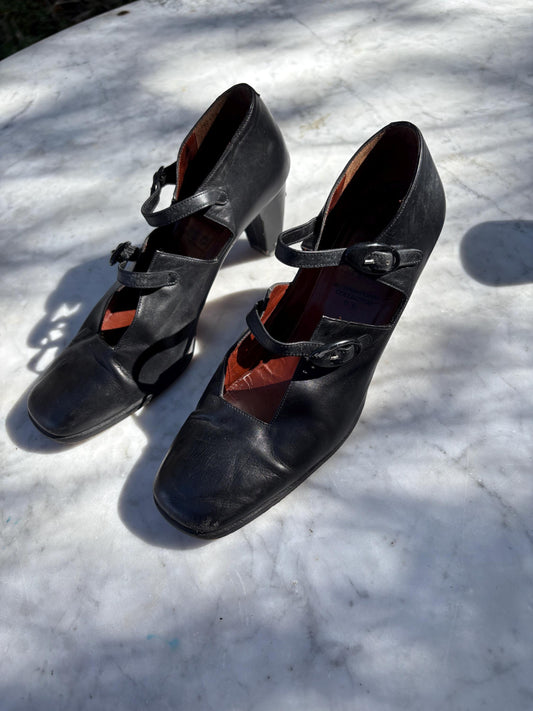 Vintage Sara Navarro black leather Mary Jane heels, 7 cm heel vintage shoes, made in Spain, 36 size, classic retro leather pumps