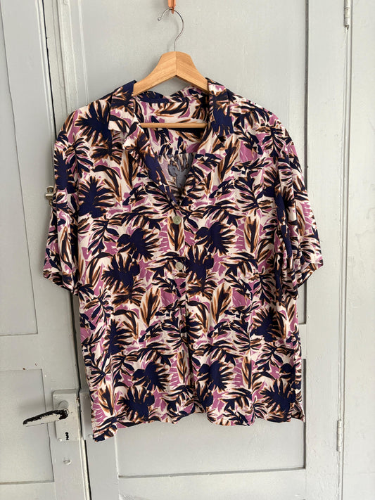 Vintage Hawaiian Shirt, Tropical Print Button Up, Short Sleeve Summer Shirt, Unisex Relaxed Fit, Purple Palm Leaves, Size L