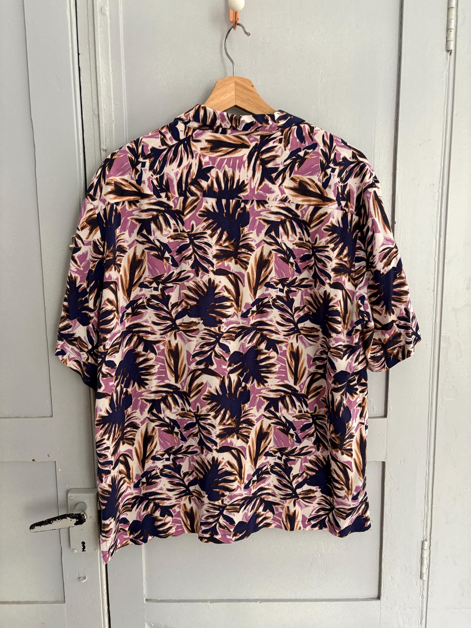 Vintage Hawaiian Shirt, Tropical Print Button Up, Short Sleeve Summer Shirt, Unisex Relaxed Fit, Purple Palm Leaves, Size L