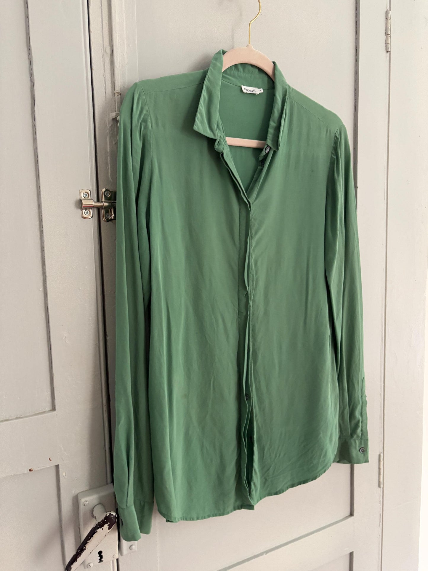 Vintage Filippa K 100% Silk Button-Down Shirt in Sage Green, Size M, Elegant Classic Long Sleeve Blouse, Minimalist Chic Workwear Shirt