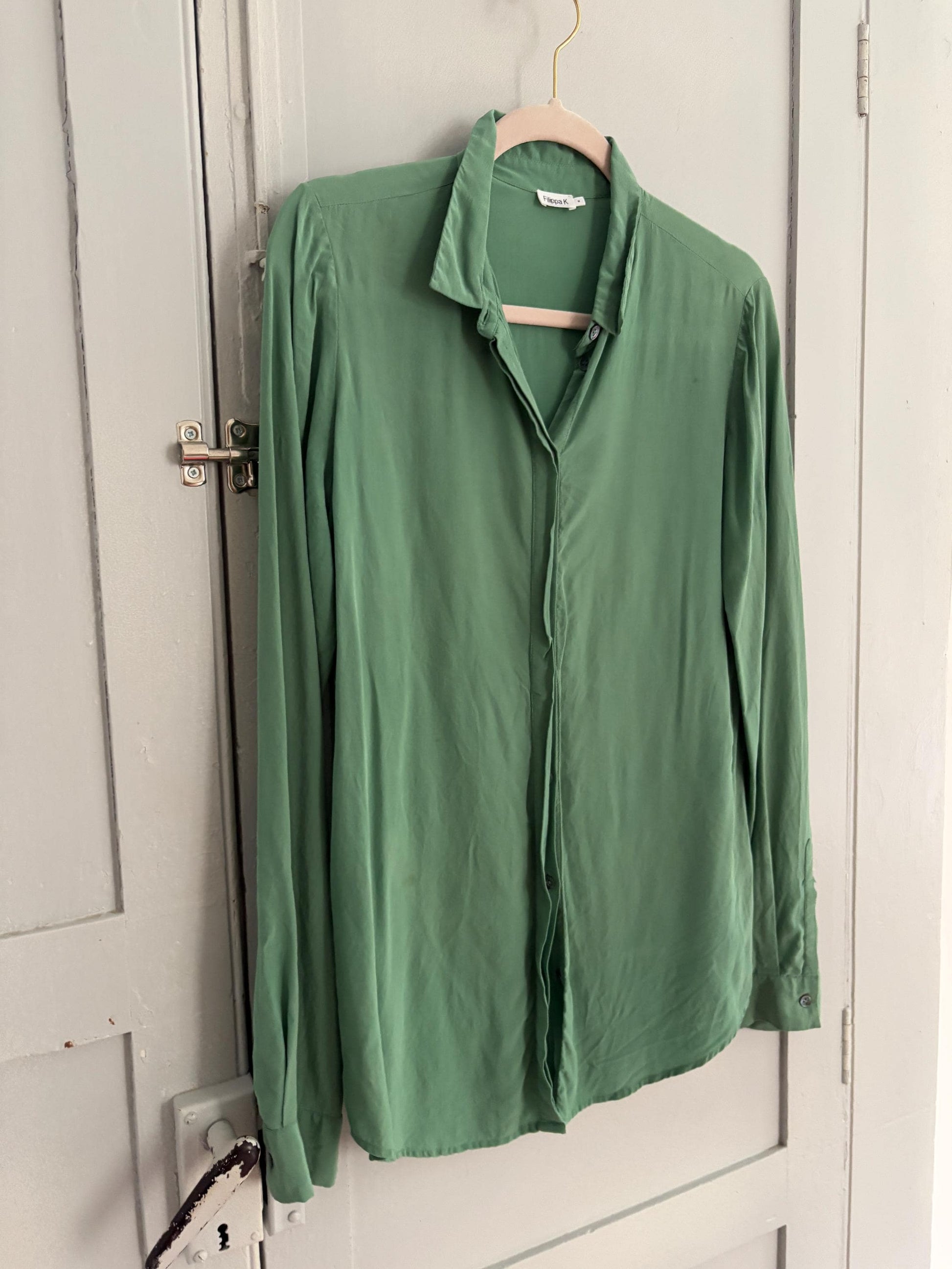 Vintage Filippa K 100% Silk Button-Down Shirt in Sage Green, Size M, Elegant Classic Long Sleeve Blouse, Minimalist Chic Workwear Shirt