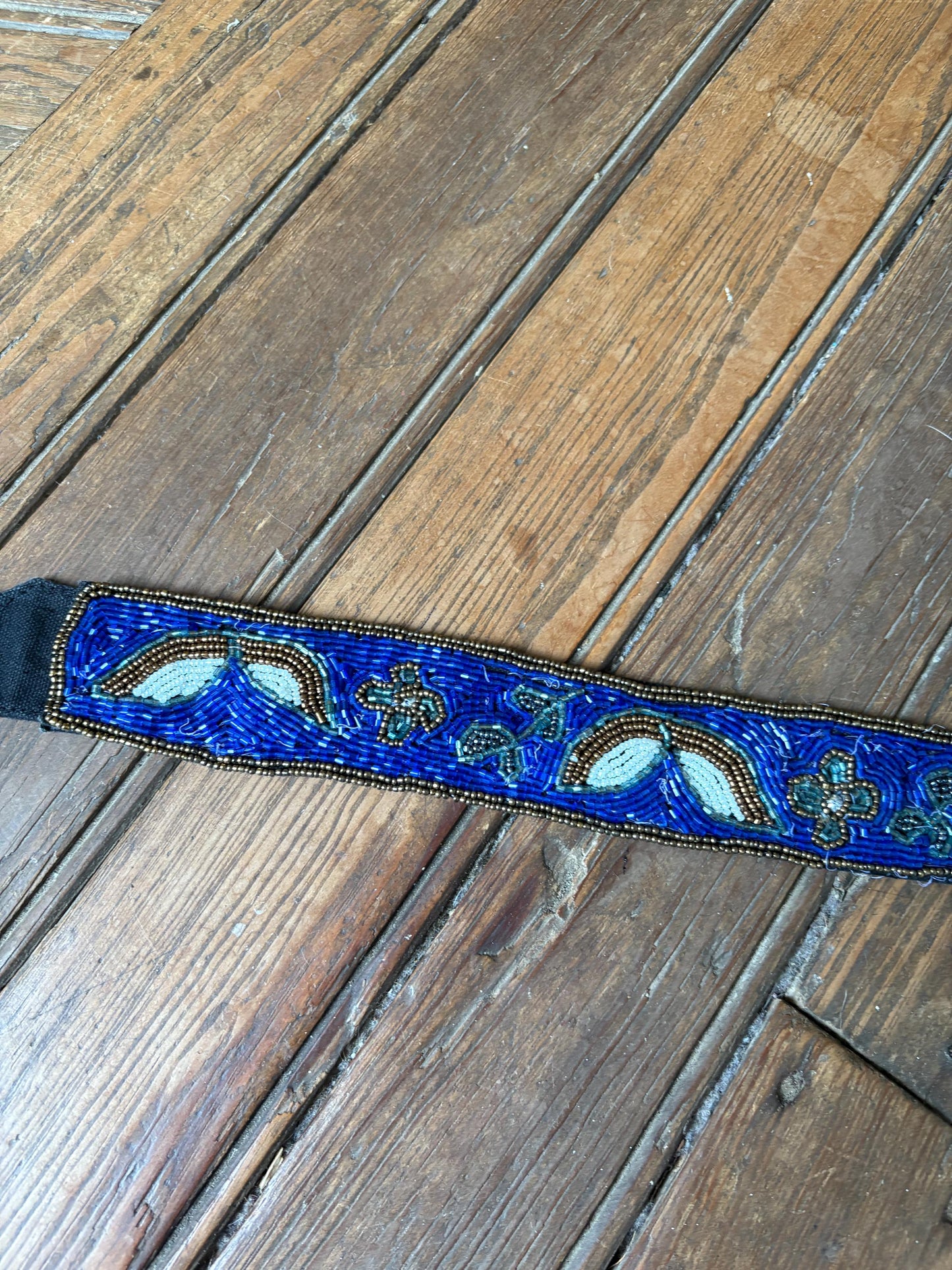 Vintage Beaded Western Belt – Lola Casa de Munt – Blue Floral Embroidery – Silver Buckle – Boho Statement Piece – Unique & Stylish