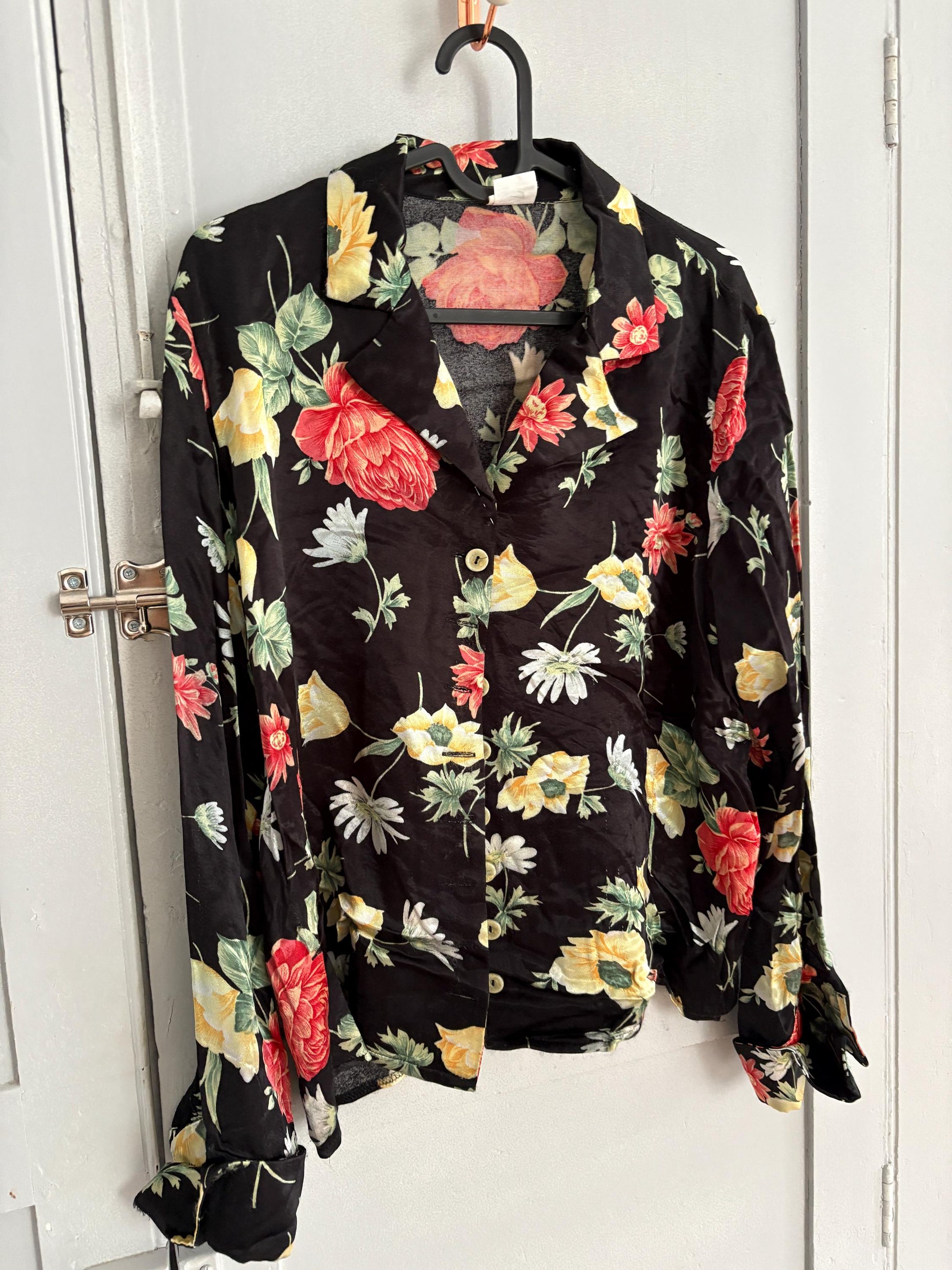 Vintage black flower top, Retro floral print woman blouse, 60s flower top, Long sleeve colourful feminine summer clothing