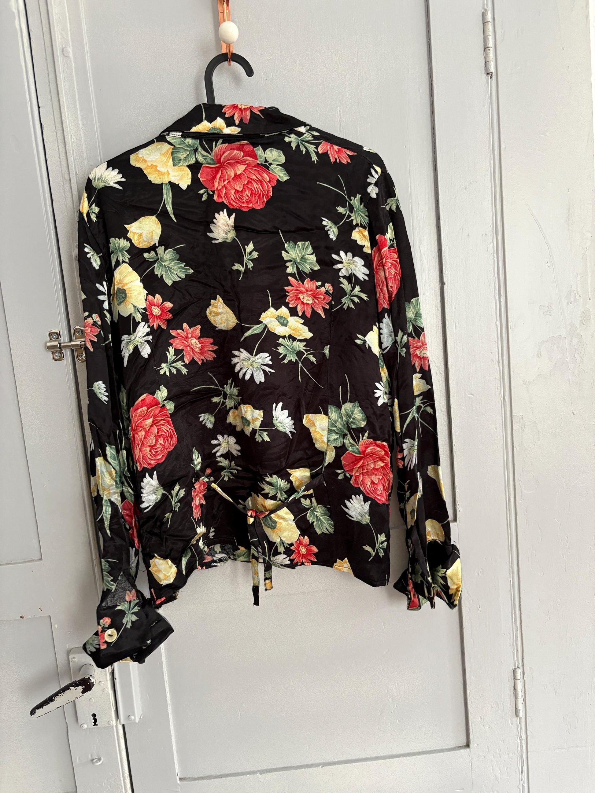 Vintage black flower top, Retro floral print woman blouse, 60s flower top, Long sleeve colourful feminine summer clothing