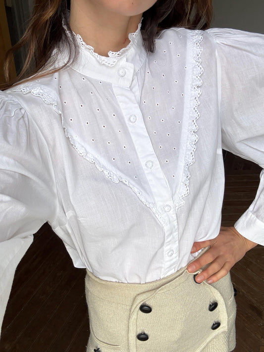 Vintage White Lace Blouse – Romantic French Cottagecore – 100% Cotton – Victorian Prairie Aesthetic – High Neck, Eyelet Lace – M - L