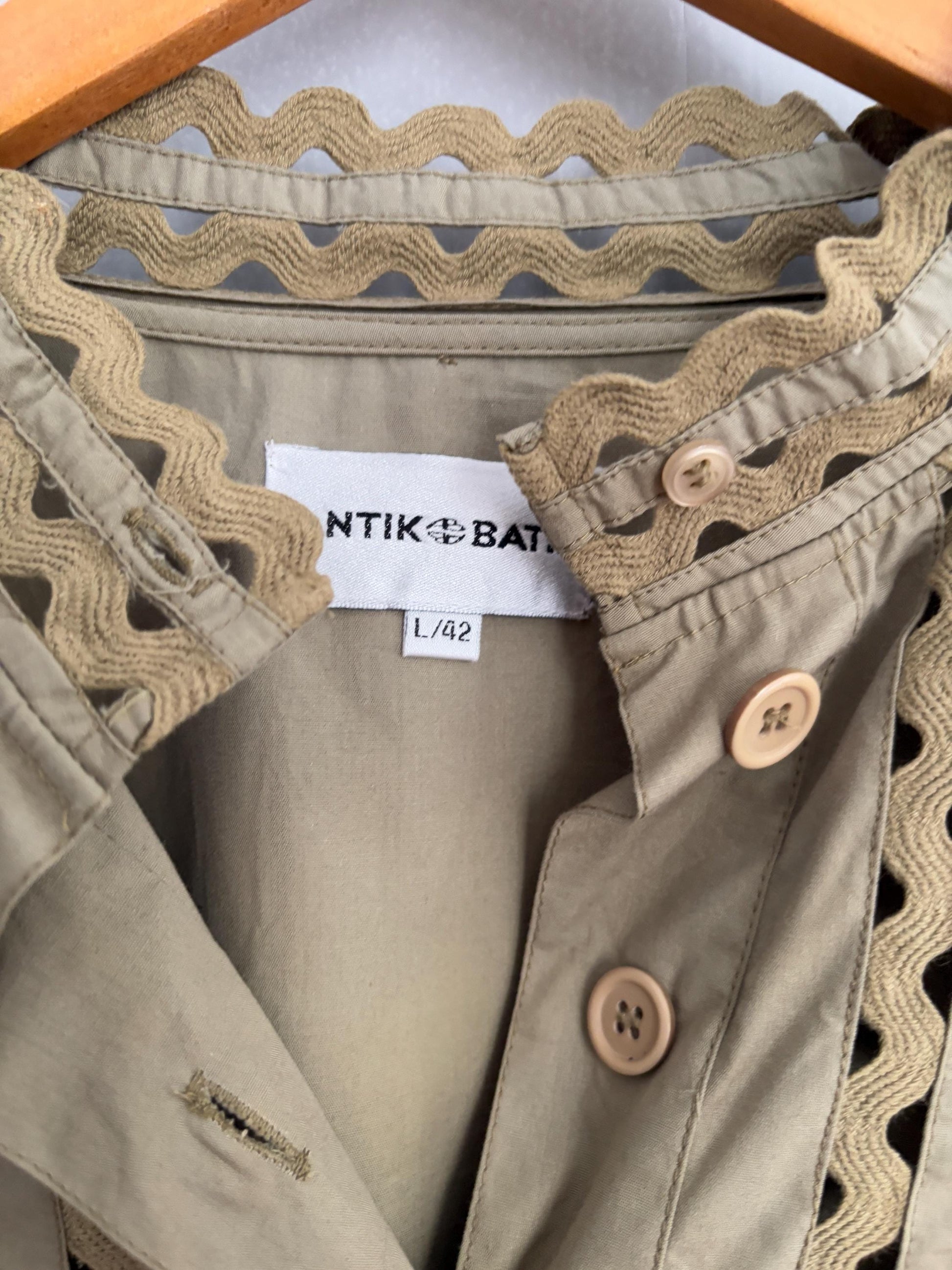 Vintage Antik Batik Statement Blouse – Romantic & Unique Design