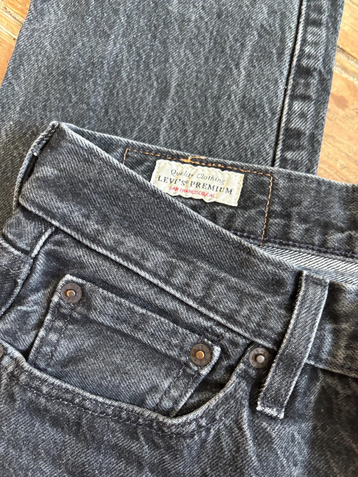 Vintage Levi’s Skinny Jeans – Washed Black / Dark Grey