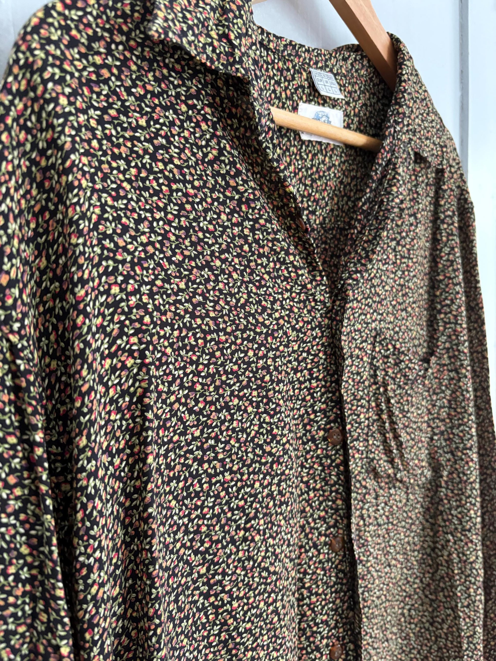 Vintage Floral Button-Up Blouse – 90s Cottagecore, Parisian Chic, Oversized Fit, Size L-XL