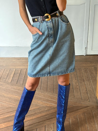 Vintage Light Denim Skirt – 90s Casual Style — fabric close-up