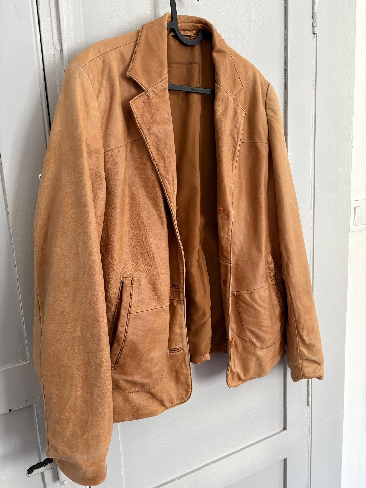 Vintage Piel de Caprino leather blazer, Tan light brown jacket, unisex casual oversized fit, classic retro 90s aesthetic,