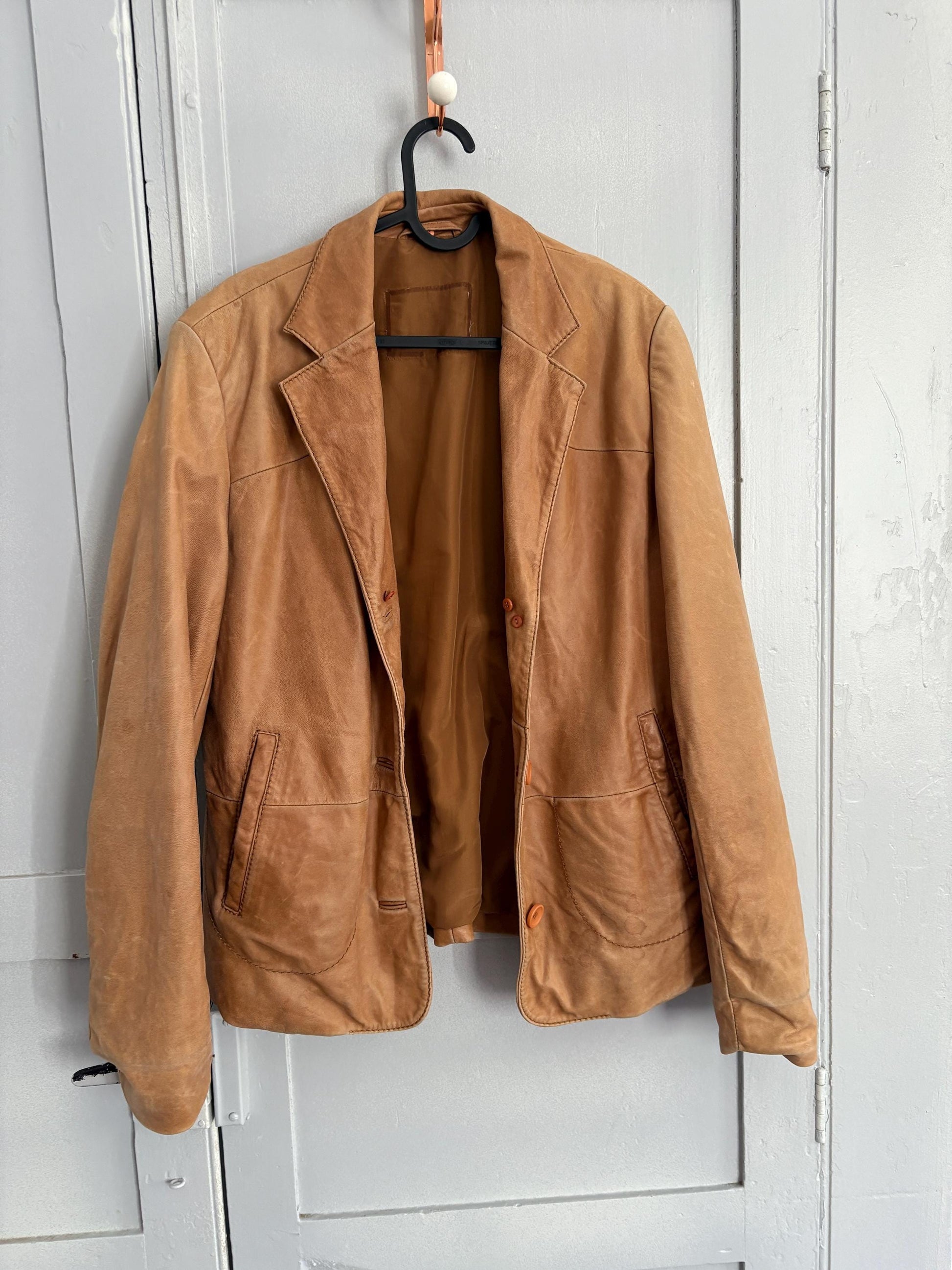 Vintage Piel de Caprino leather blazer, Tan light brown jacket, unisex casual oversized fit, classic retro 90s aesthetic,