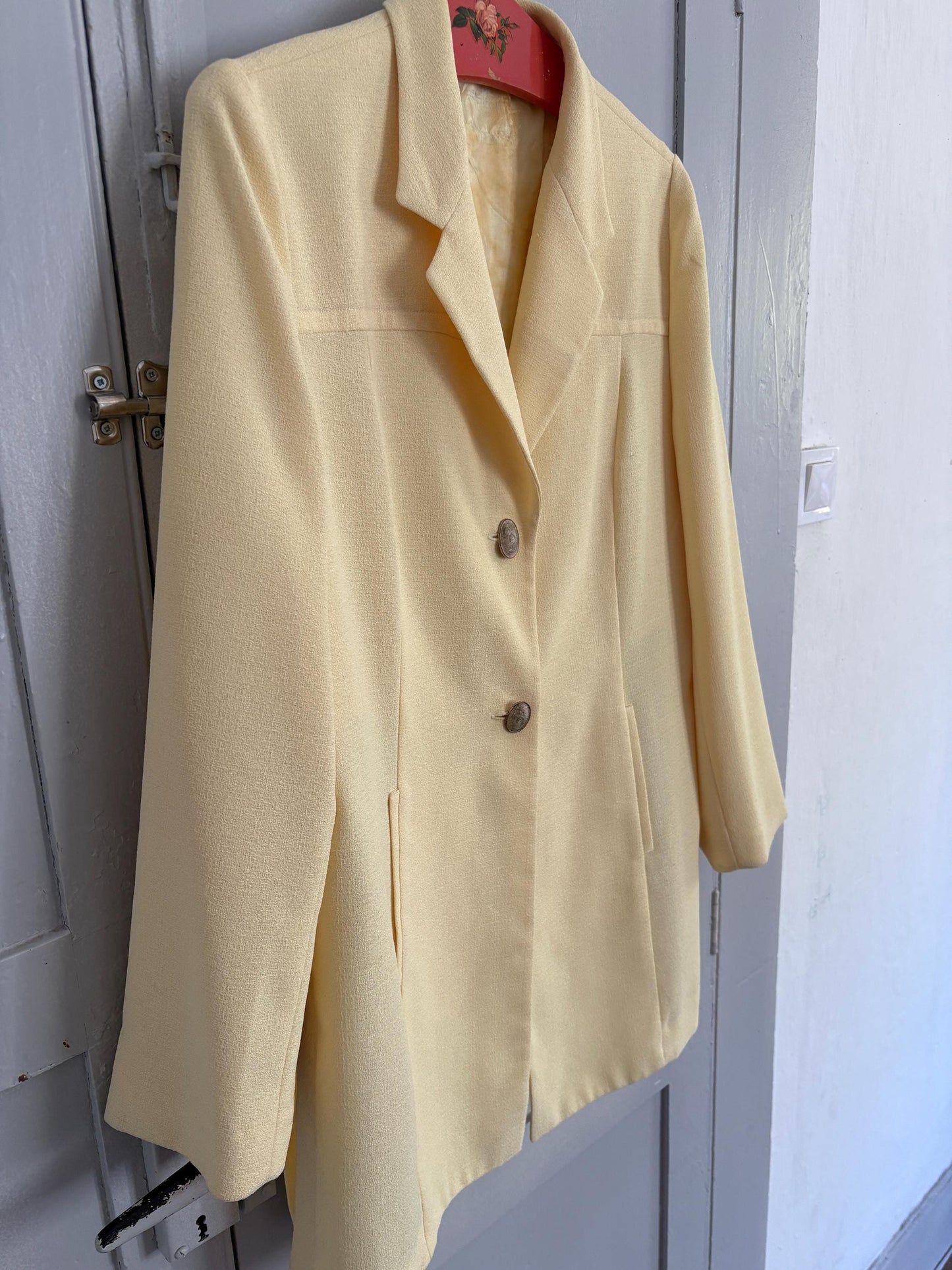 Vintage Light Pastel Yellow Blazer, Unique Button Detail, Longline Structured Jacket, 80s Power Suit Aesthetic, Size M-L