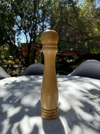 Rustic Wooden Pepper Grinder with Iron Mechanism — detail