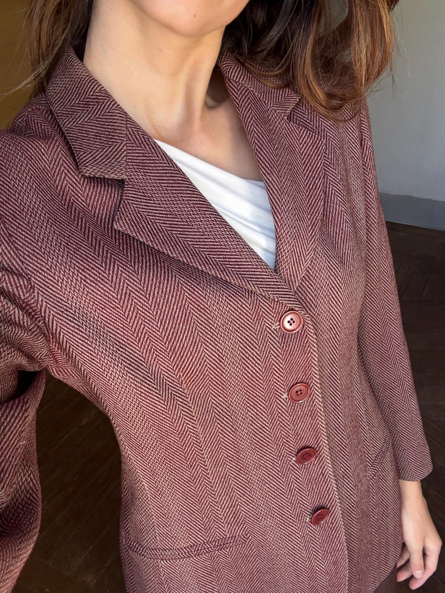 Light academia oversized jacket, Carla for El Corte Inglés, red & beige jacket, librarian outfit, Smart clothing style