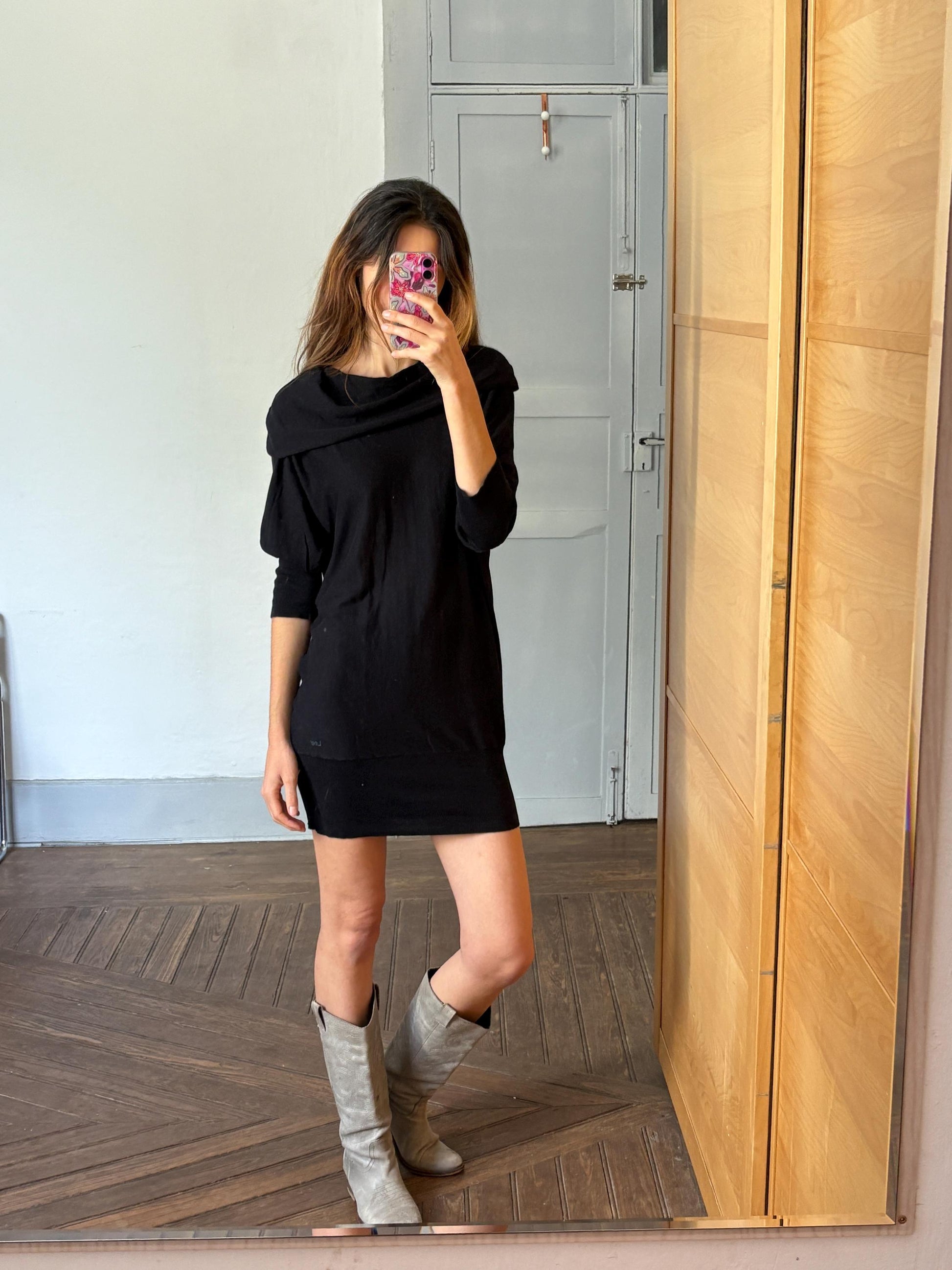 Vintage Lee minimalist dress, Elegant black comfortable mini dress, Luxury fit half sleeve short dres, Mock neck Little black dress, Size L