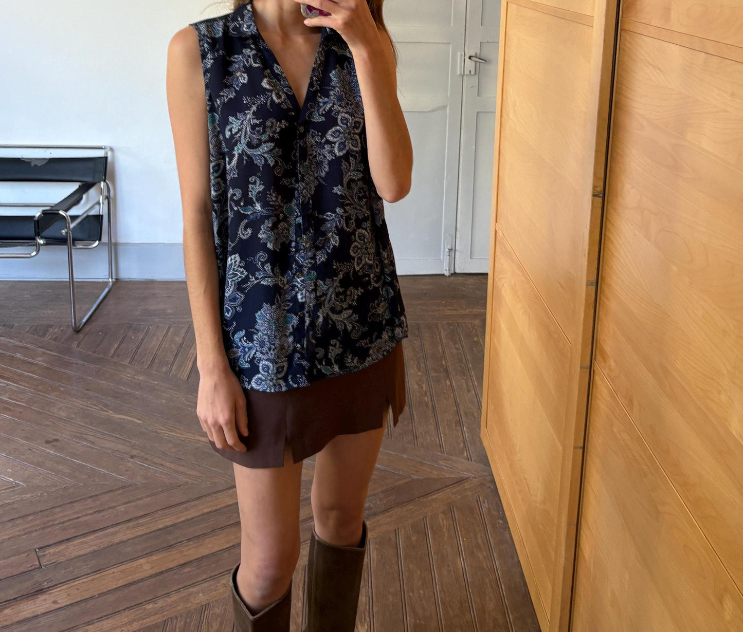 Vintage floral sleeveless blouse, navy blue summer button-up, boho chic retro top, lightweight paisley shirt, tie-front or loose-fit styling