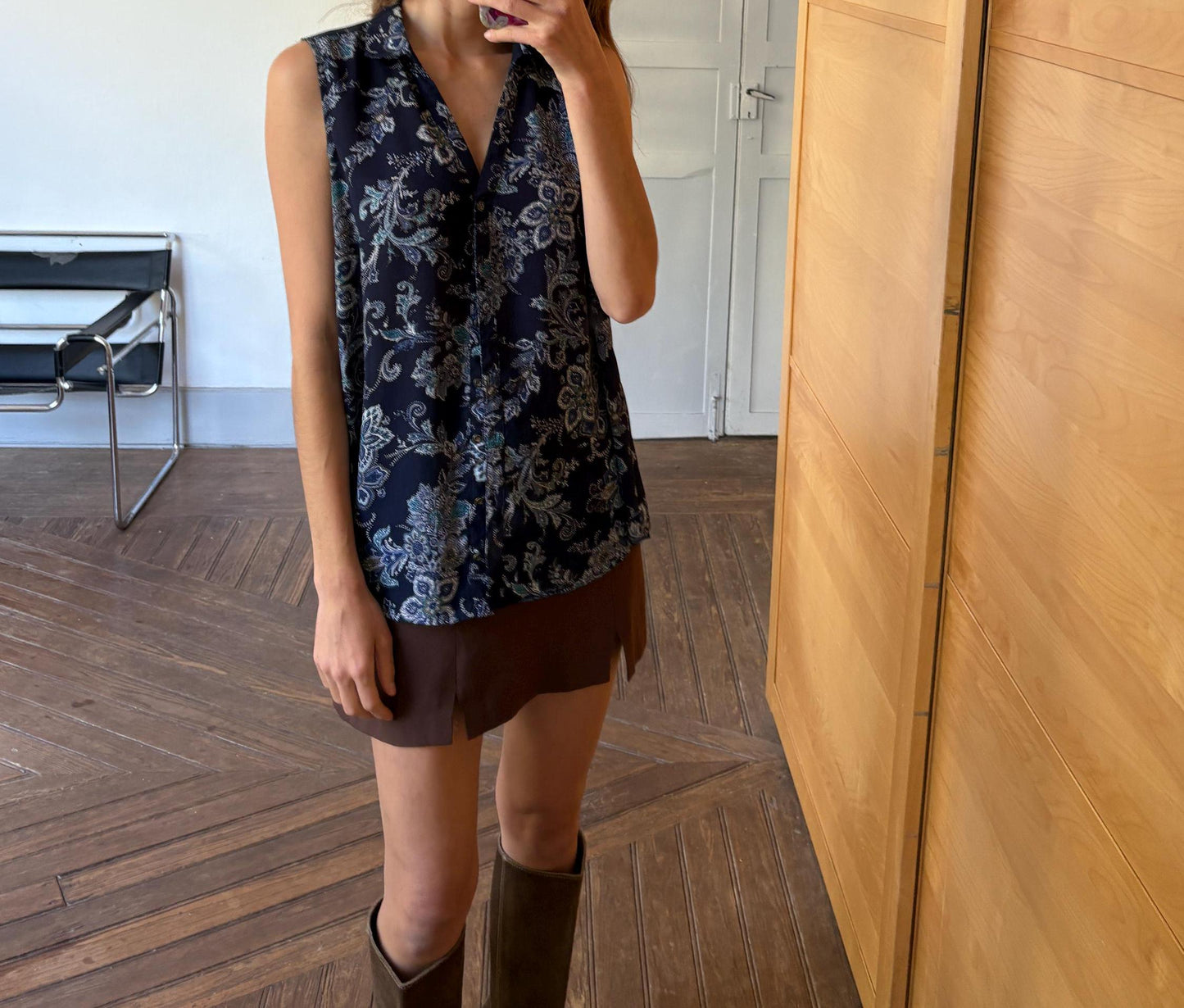 Vintage floral sleeveless blouse, navy blue summer button-up, boho chic retro top, lightweight paisley shirt, tie-front or loose-fit styling