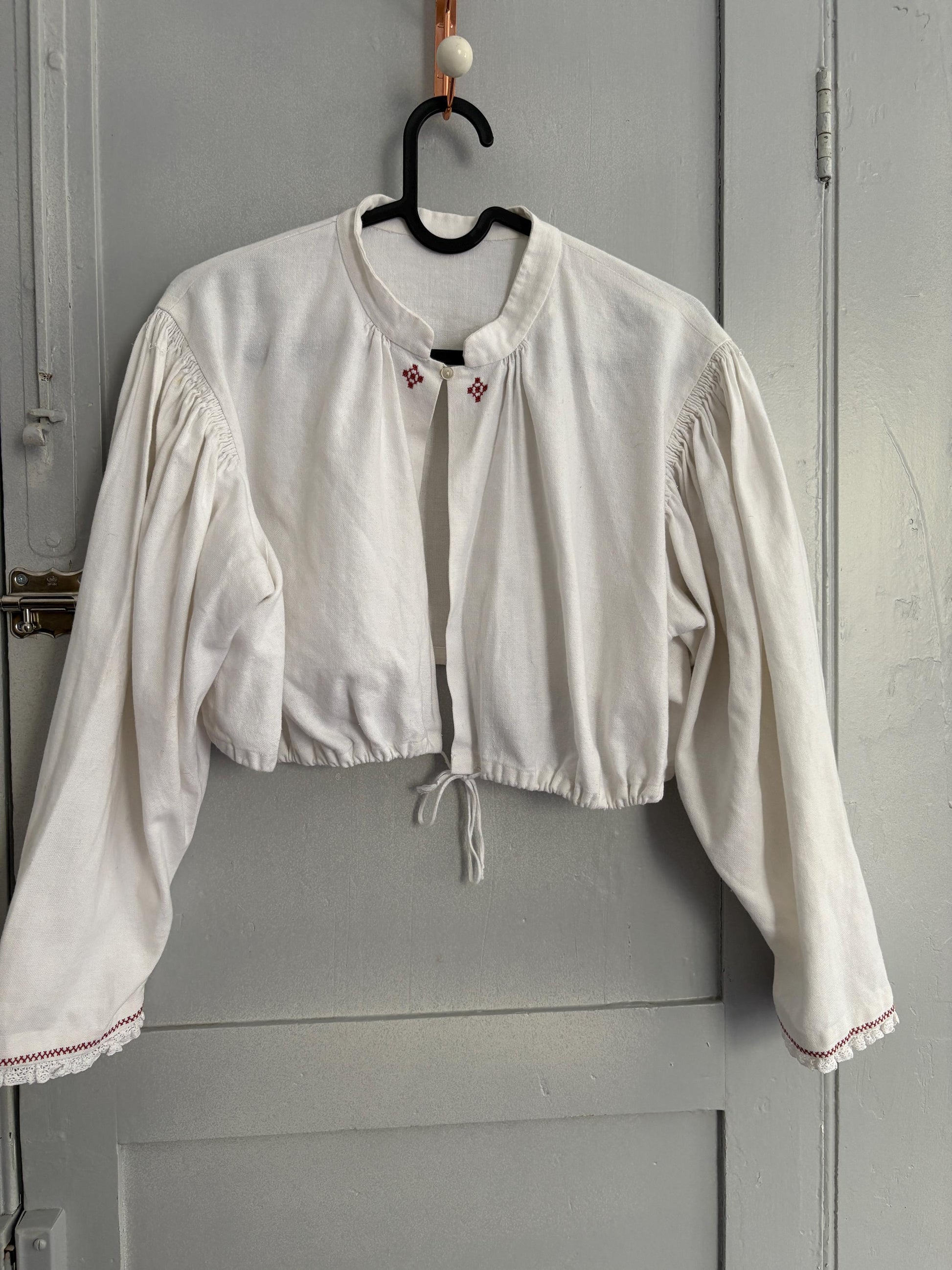 Vintage white romantic crop antique French top, Farm core folklore white puff sleeve dirndl top, Woven cotton cottage core blouse, Size S