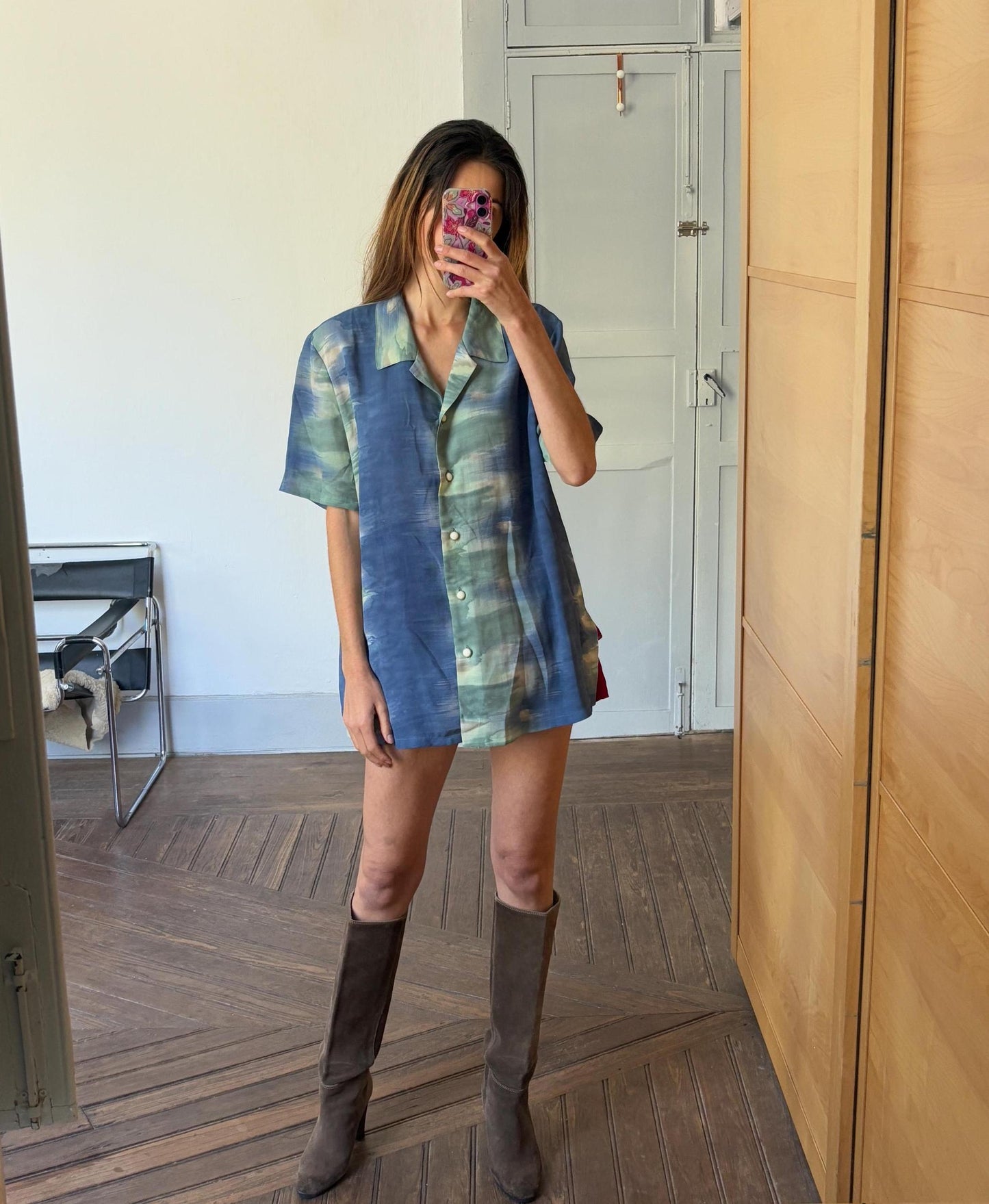 Vintage retro women's blouse, Abstract 70s woman shirt, Cropped summer blouse, Blue tie dye pattern shirt, Colourful flashy top