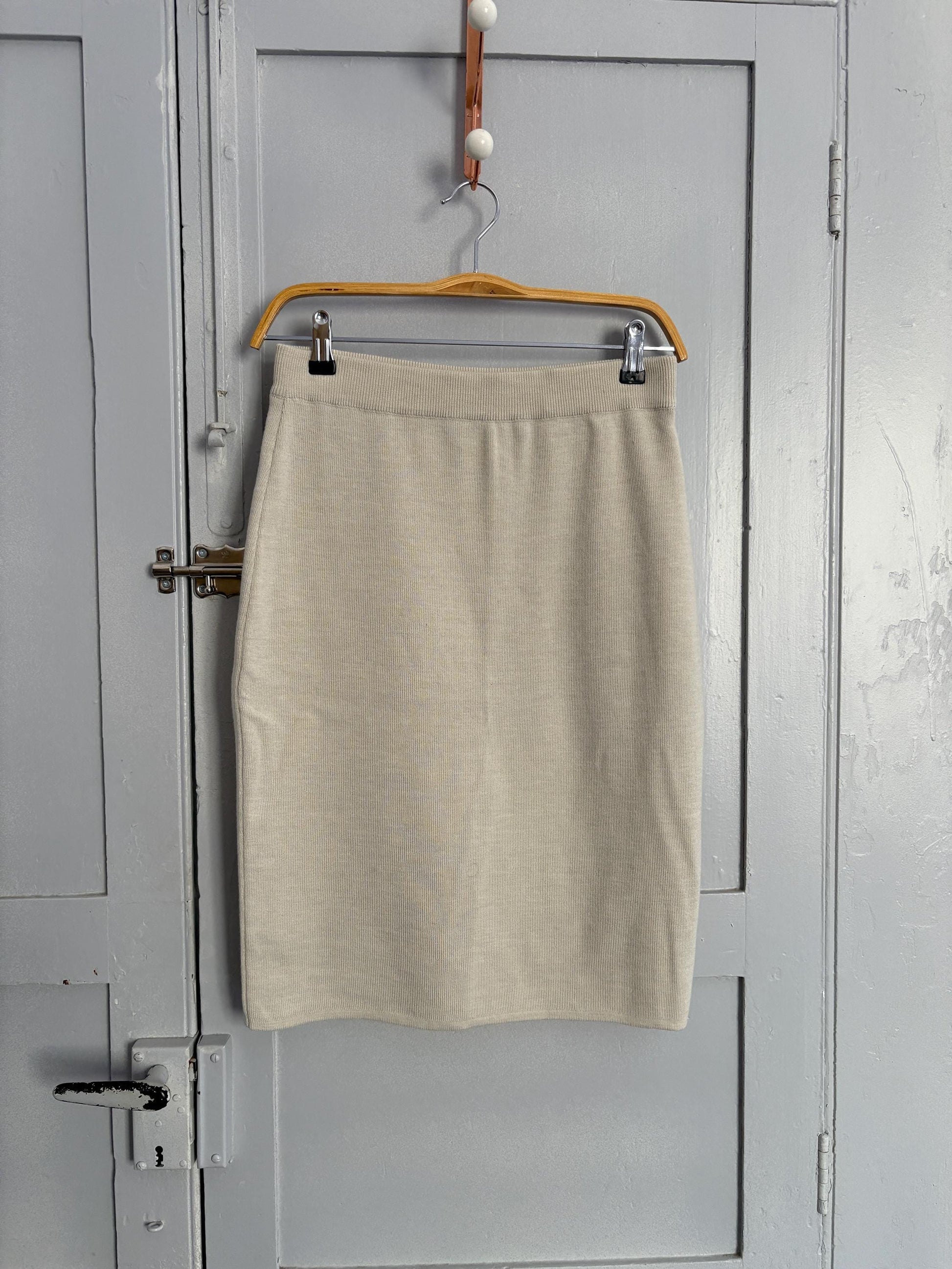 Luxury white merino wool blend knit skirt, Fine knit winter skirt, Bohemian 70s preppy and minimalist Aesthetic, M