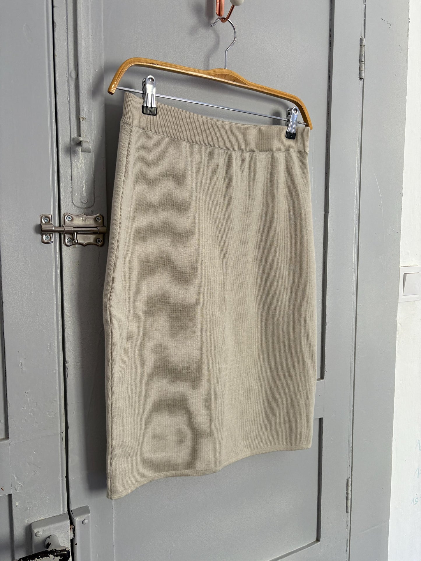 Luxury white merino wool blend knit skirt, Fine knit winter skirt, Bohemian 70s preppy and minimalist Aesthetic, M