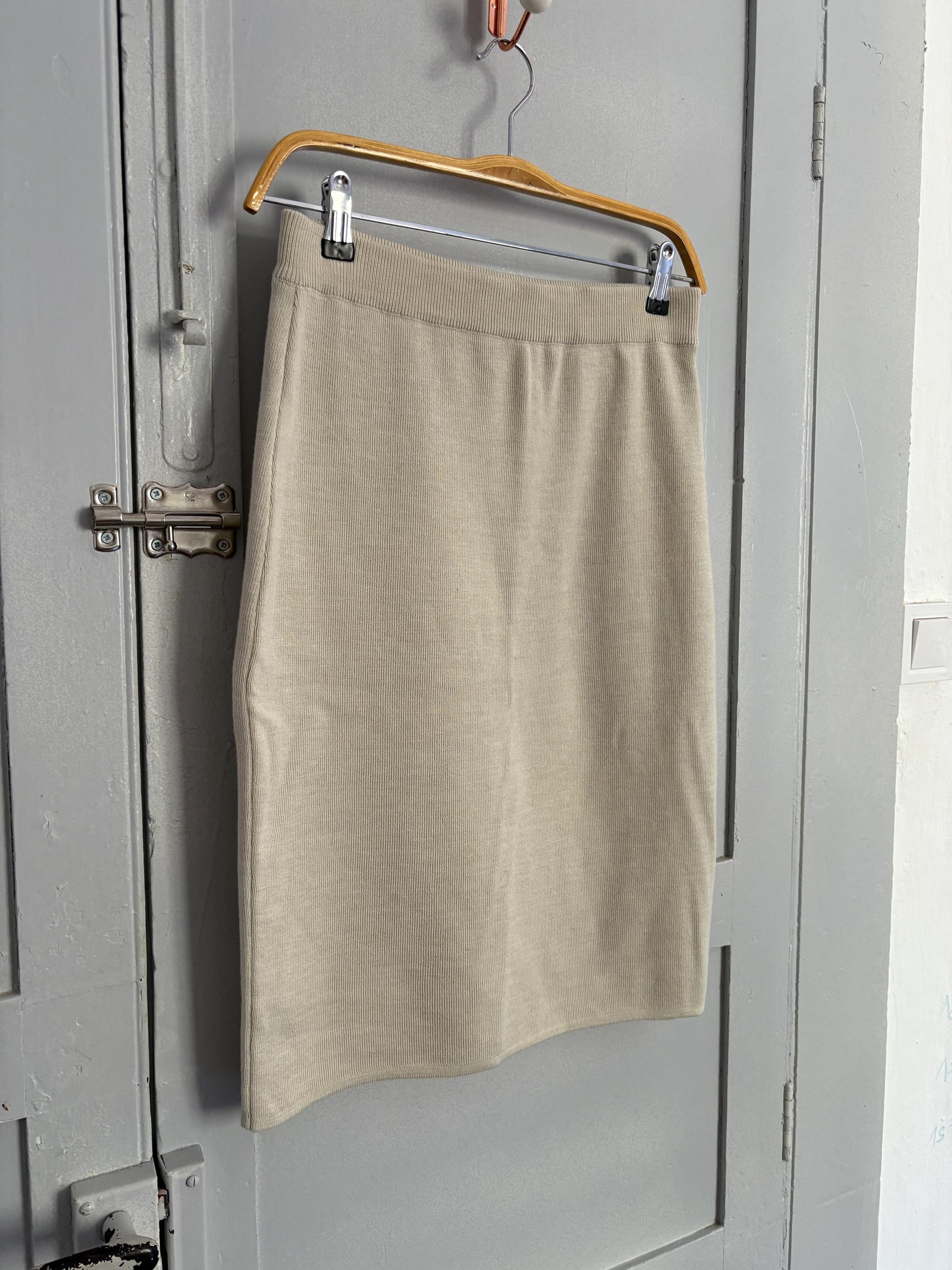 Luxury white merino wool blend knit skirt, Fine knit winter skirt, Bohemian 70s preppy and minimalist Aesthetic, M