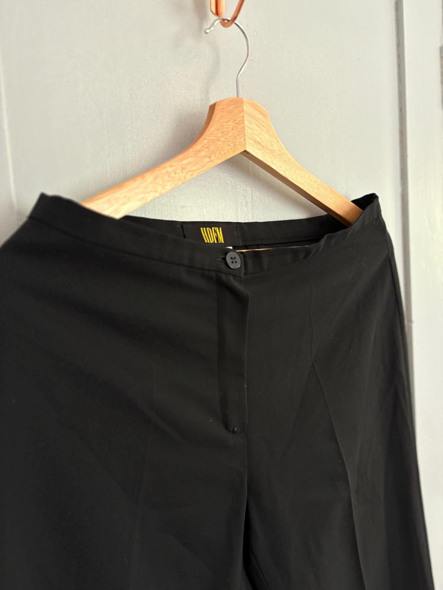Vintage Black Wide-Leg Trousers by HDFM – Classic 90s Minimalist Officewear – High Waist Size M