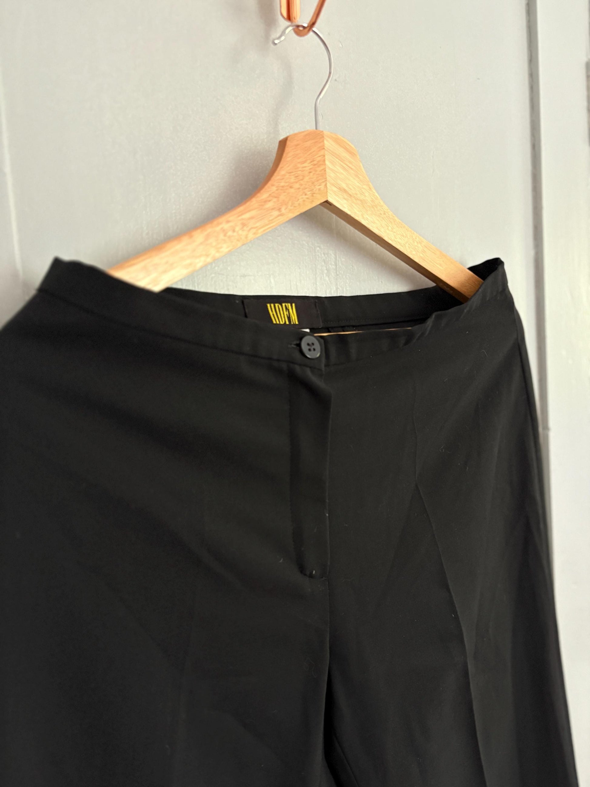 Vintage Black Wide-Leg Trousers by HDFM – Classic 90s Minimalist Officewear – High Waist Size M