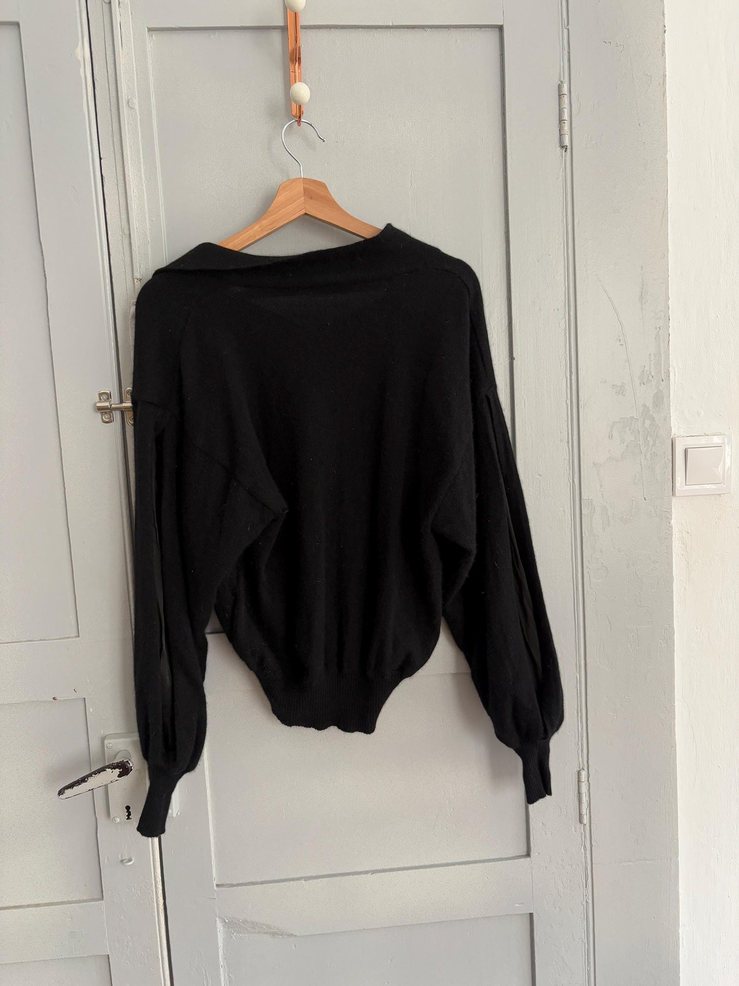 Vintage Gianfranco Ferré Italian Designer Wool & Silk Sweater – Luxurious Angora Blend with Dramatic Sleeves