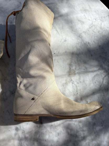 Vintage White Leather Boots, Made in Italy — additional view 5