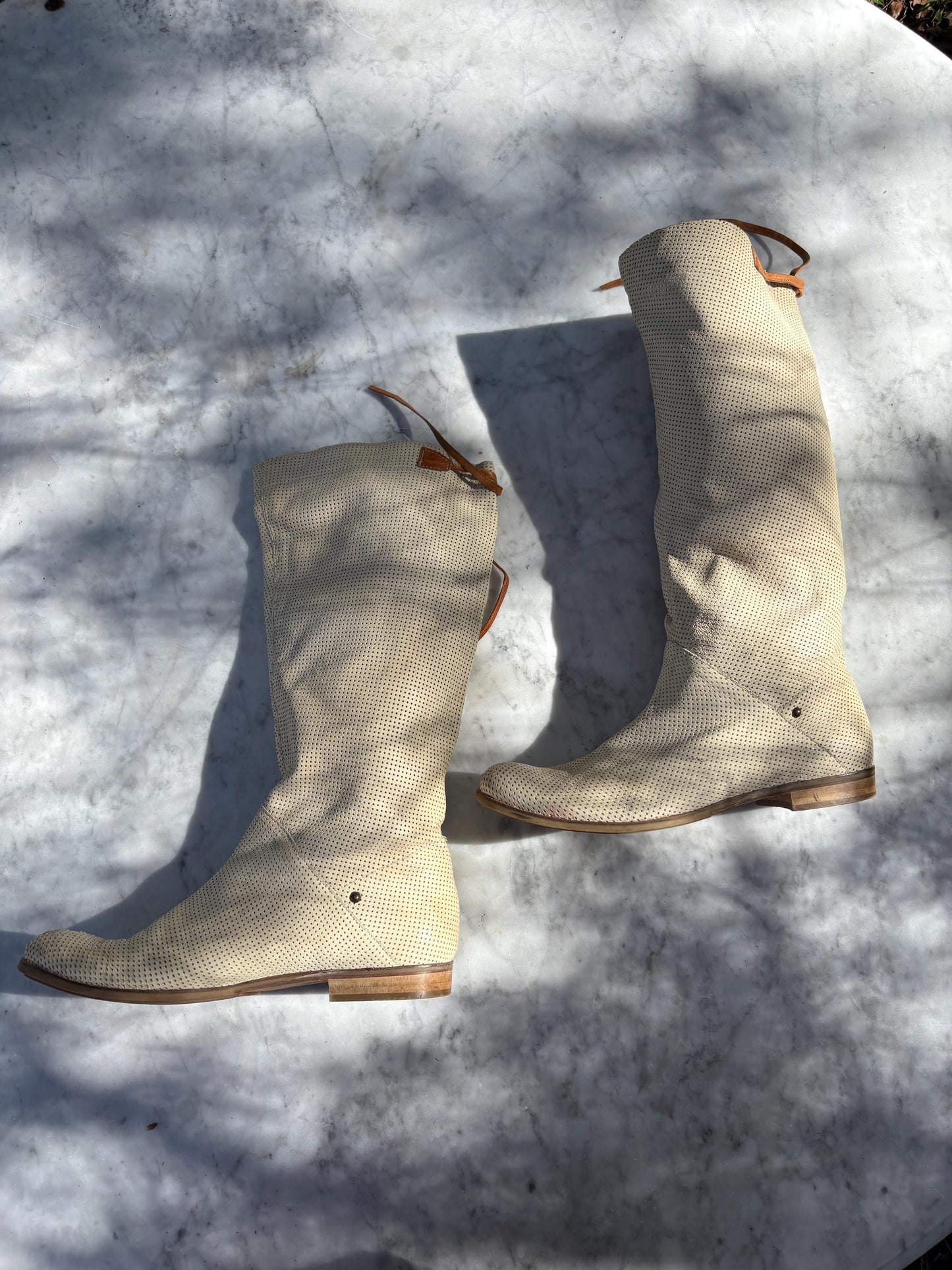 Vintage white leather boots, Made in Italy shoes, Size women 41