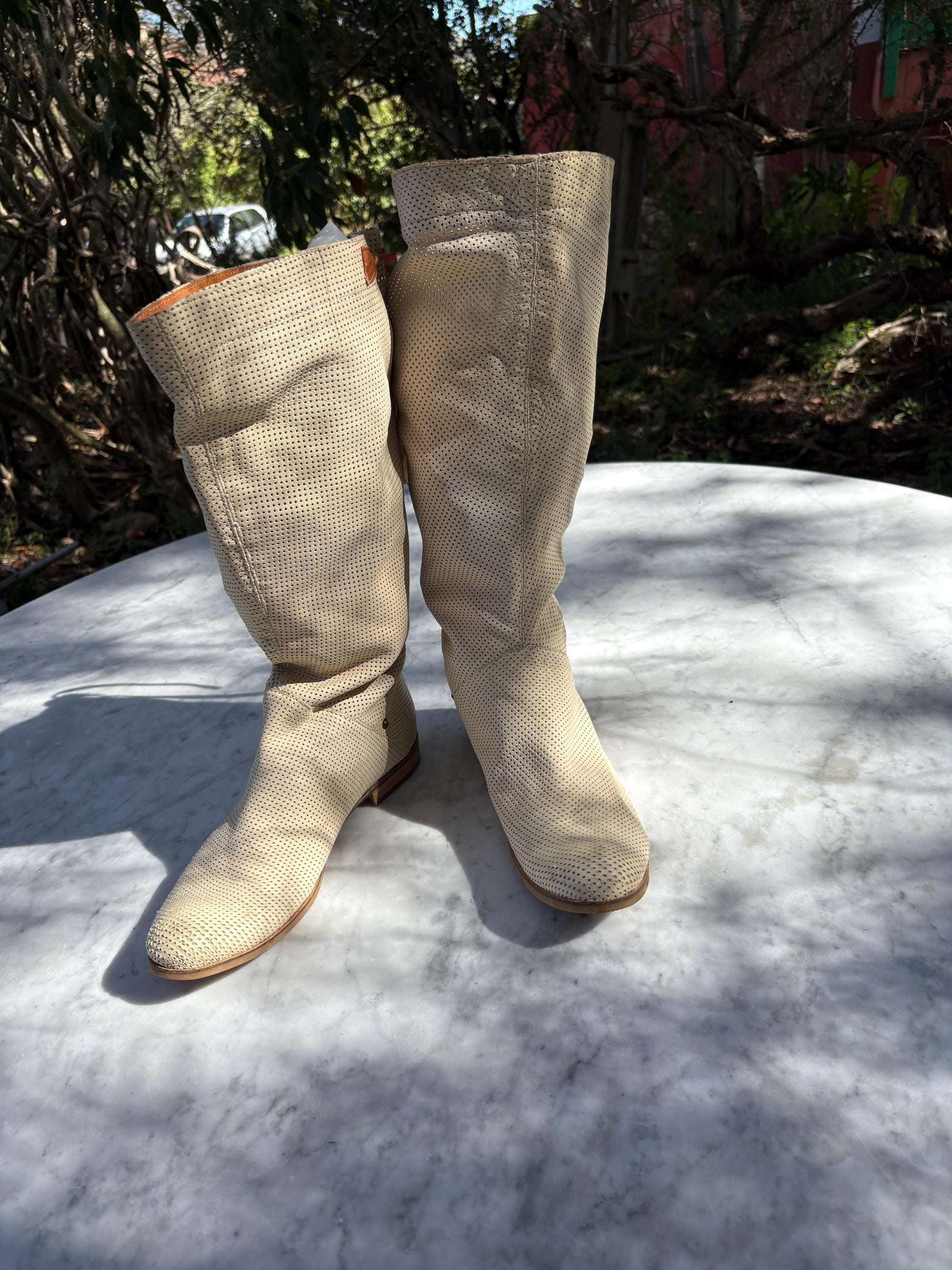 Vintage white leather boots, Made in Italy shoes, Size women 41