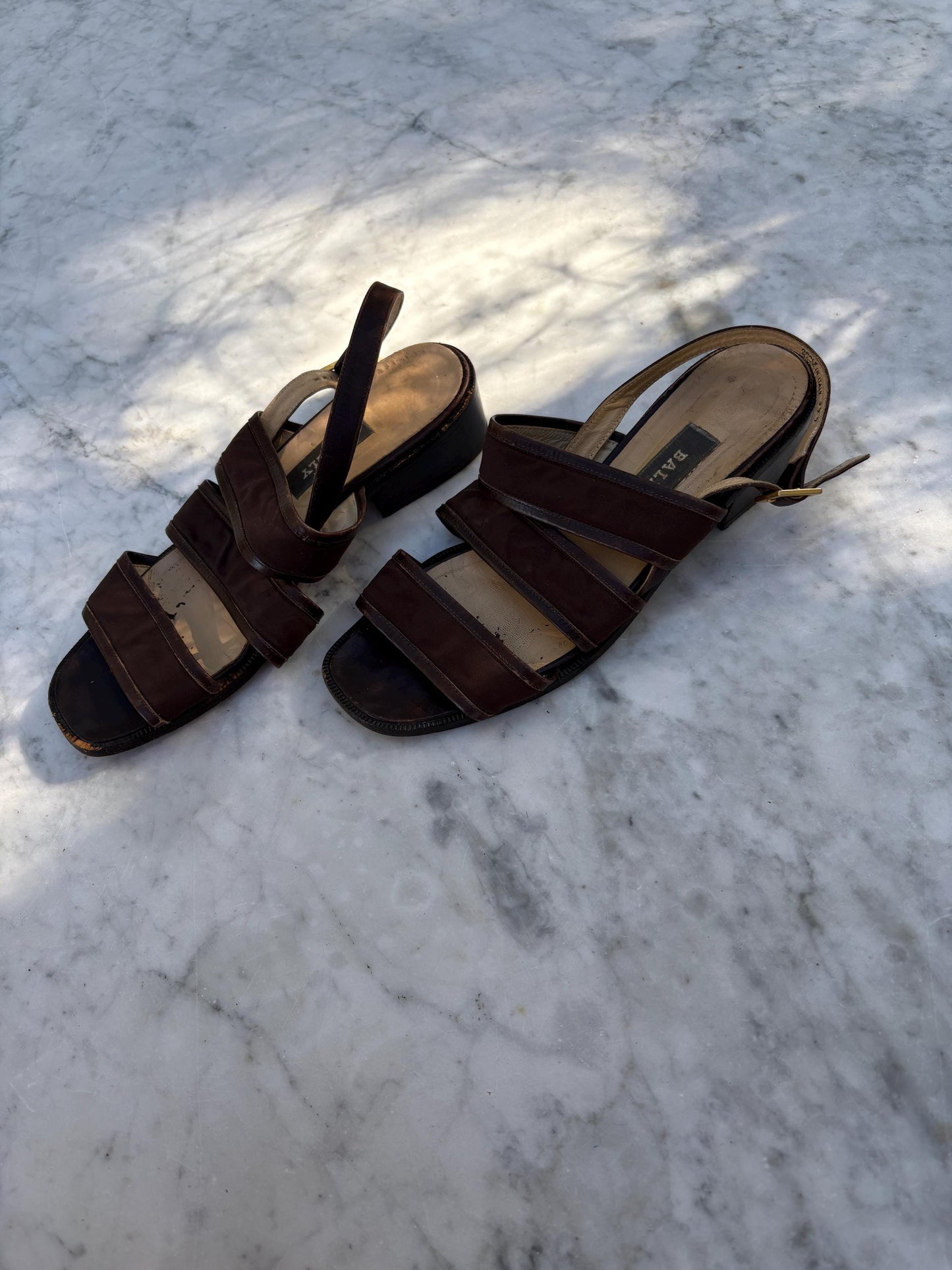 Vintage Bally summer sandals, Dark brown leather strapped flats, Rouje aesthetic red vintage flats size 39.5, Cute European summer sandals