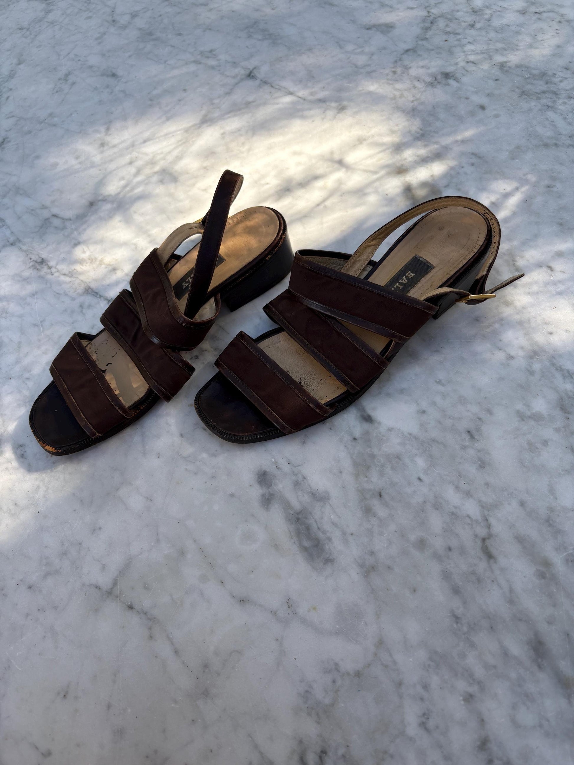 Vintage Bally summer sandals, Dark brown leather strapped flats, Rouje aesthetic red vintage flats size 39.5, Cute European summer sandals