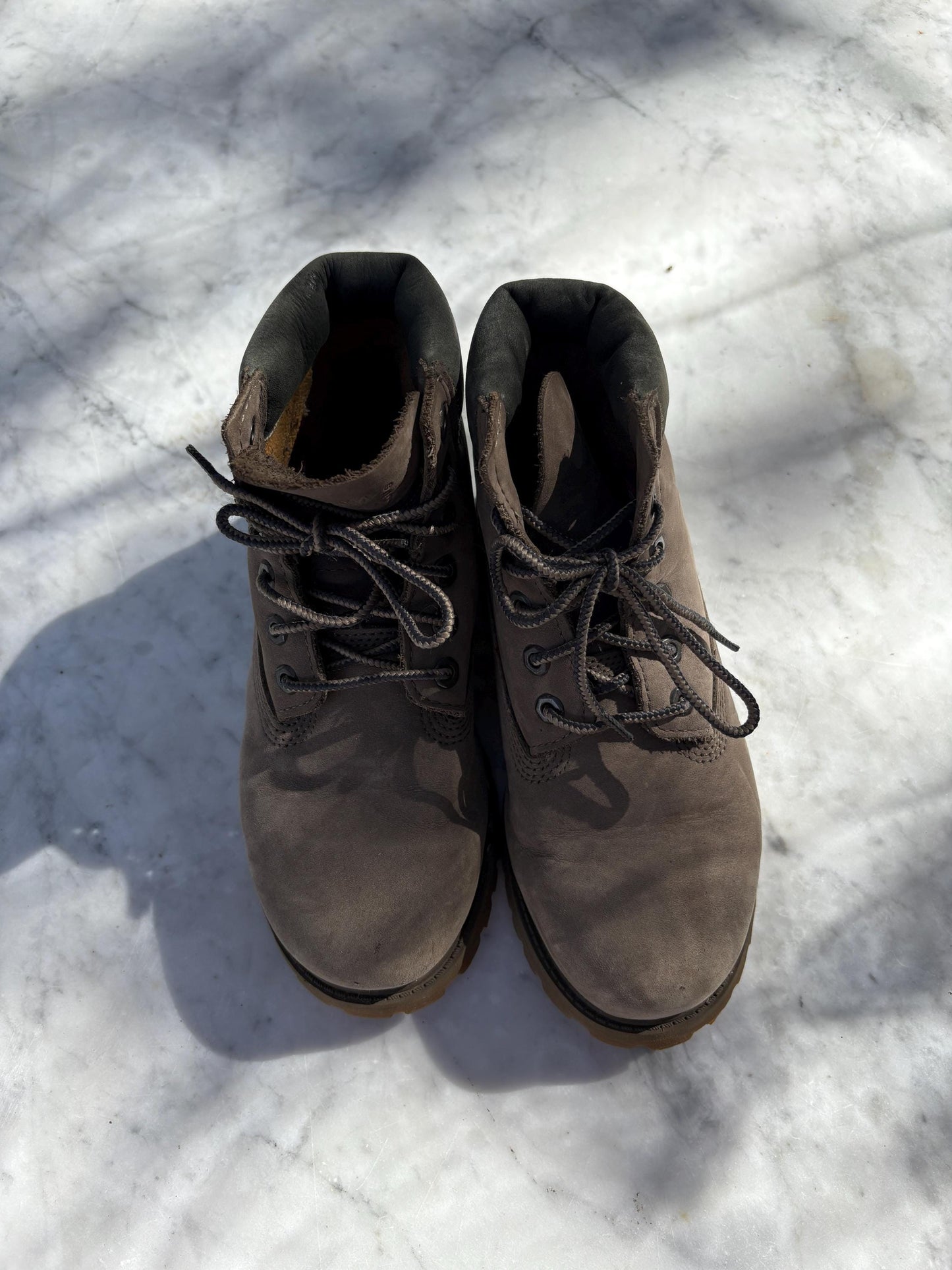 Timberland Kids Boots EU 33 Light Grey | Hardly Worn Outdoor Hiking Boots | Durable Winter Shoes | Waterproof Leather Ankle Boots