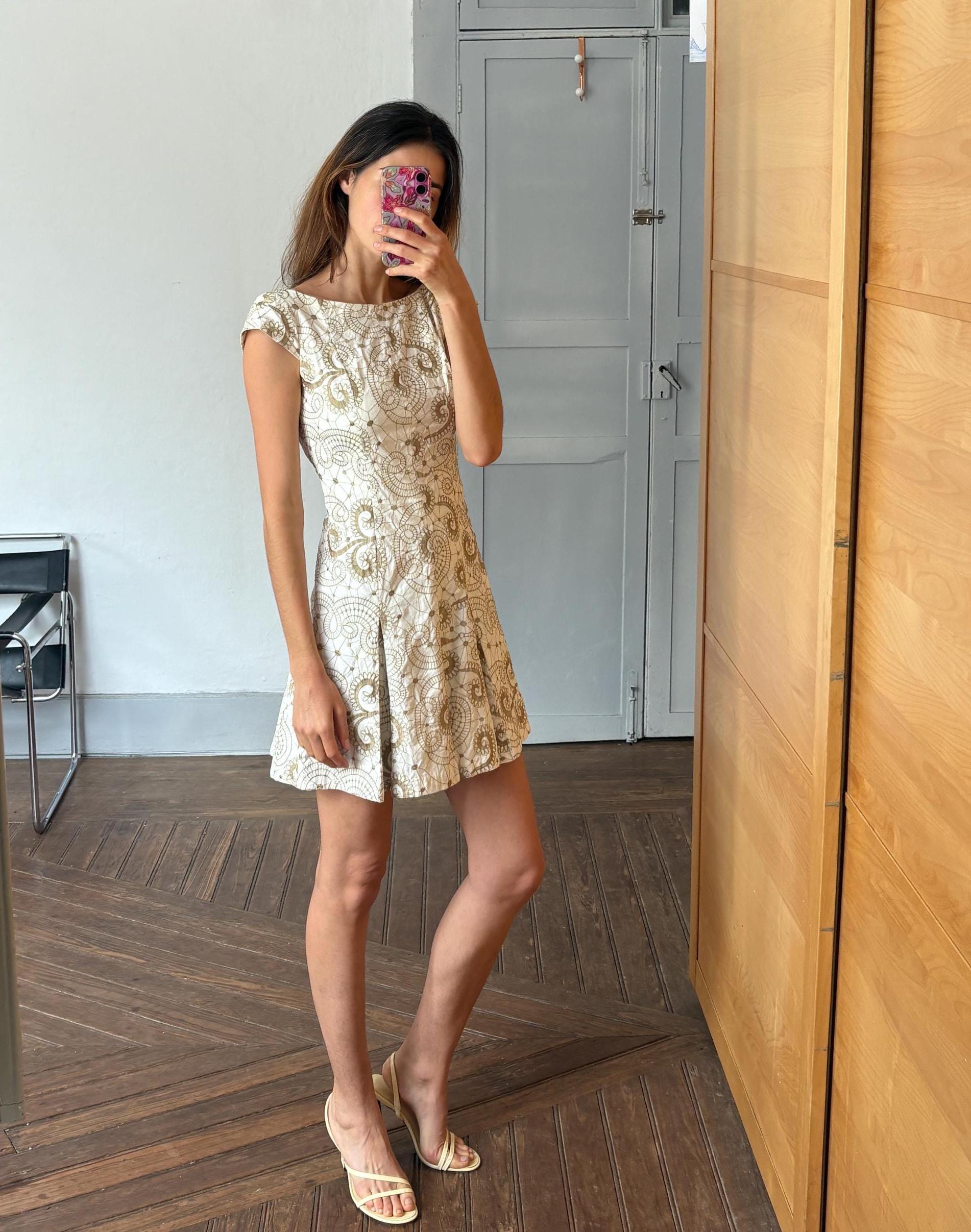 Vintage White Embroidered Summer Mini Dress — detail