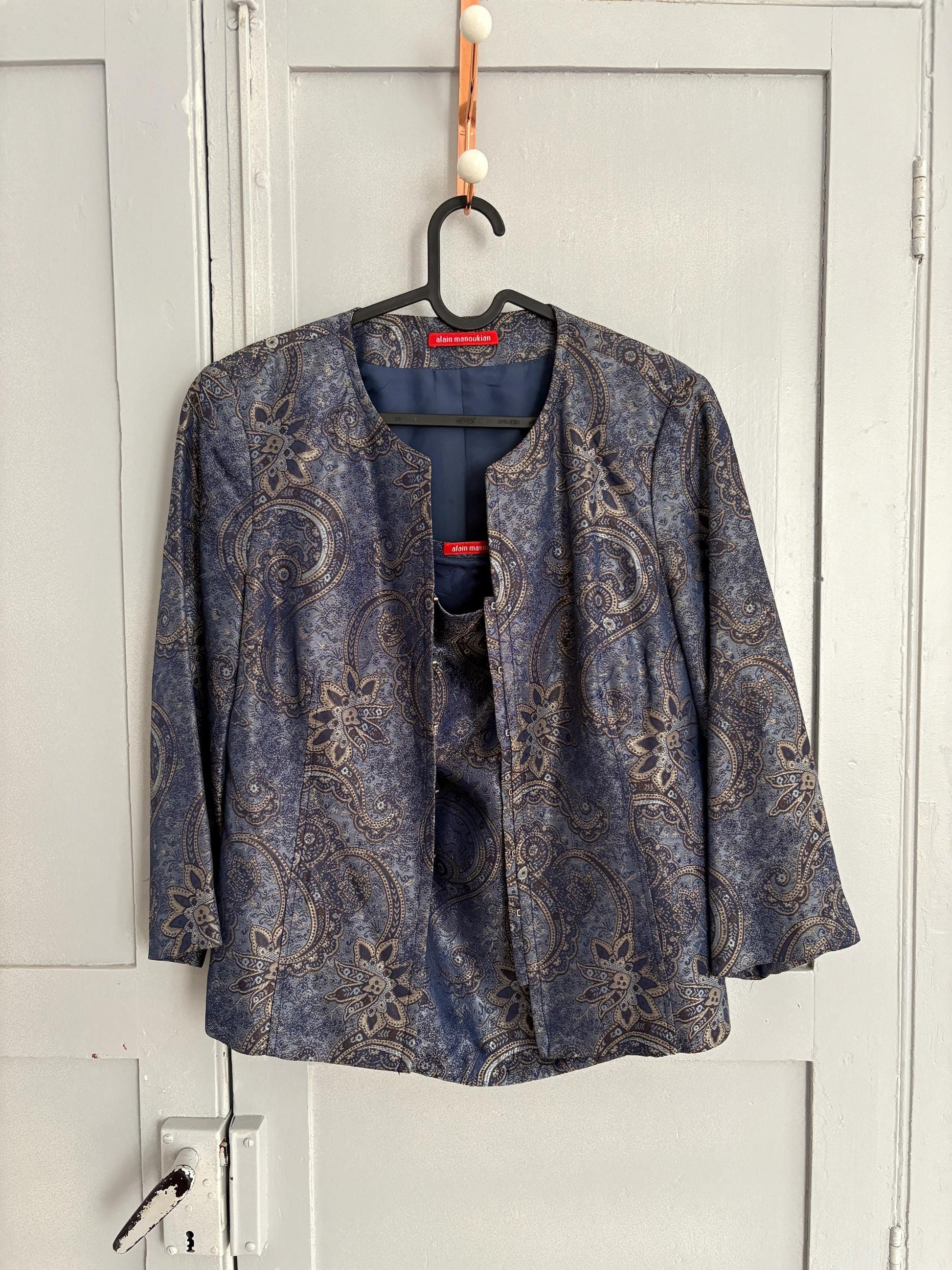 Vintage Alain Manoukian Skirt and Jacket Set – 90s Blue Metallic Paisley feminine suit set, Y2K aesthetic retro outfit