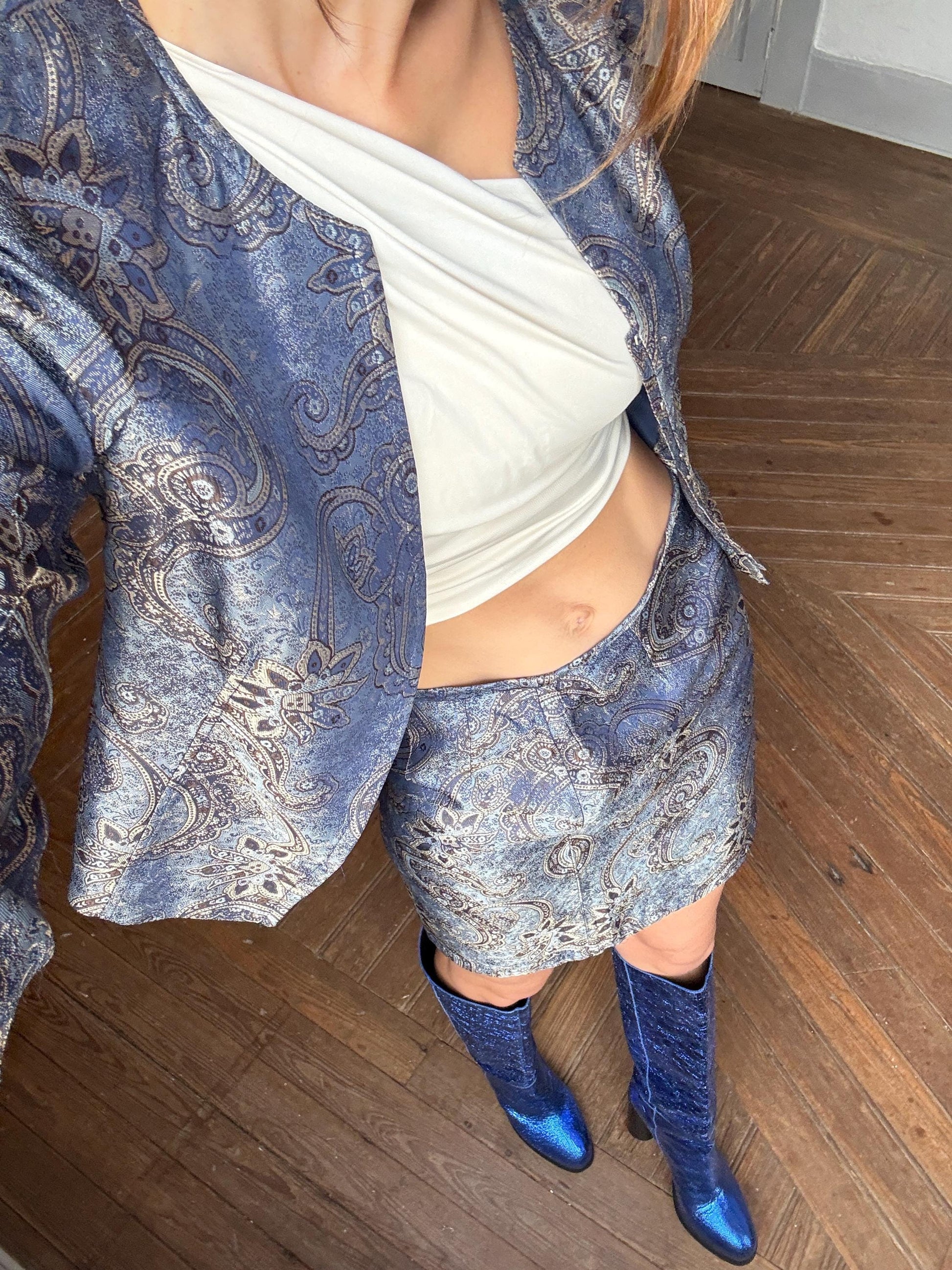 Vintage Alain Manoukian Skirt and Jacket Set – 90s Blue Metallic Paisley feminine suit set, Y2K aesthetic retro outfit