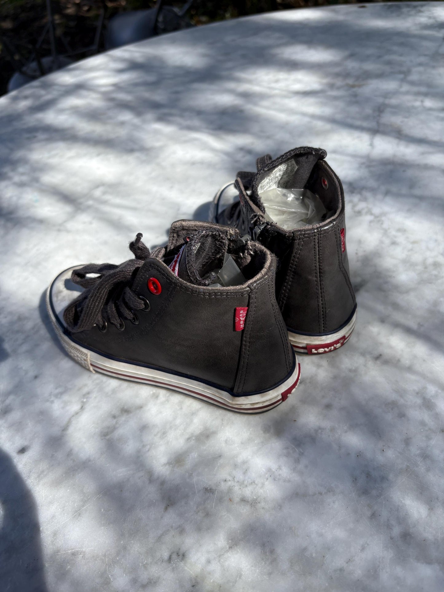 Levi’s Kids High Top Sneakers, Black Canvas Shoes, Unisex Toddler Sneakers, Vintage Levi’s Shoes, Boys and Girls Casual Footwear, size 30 EU