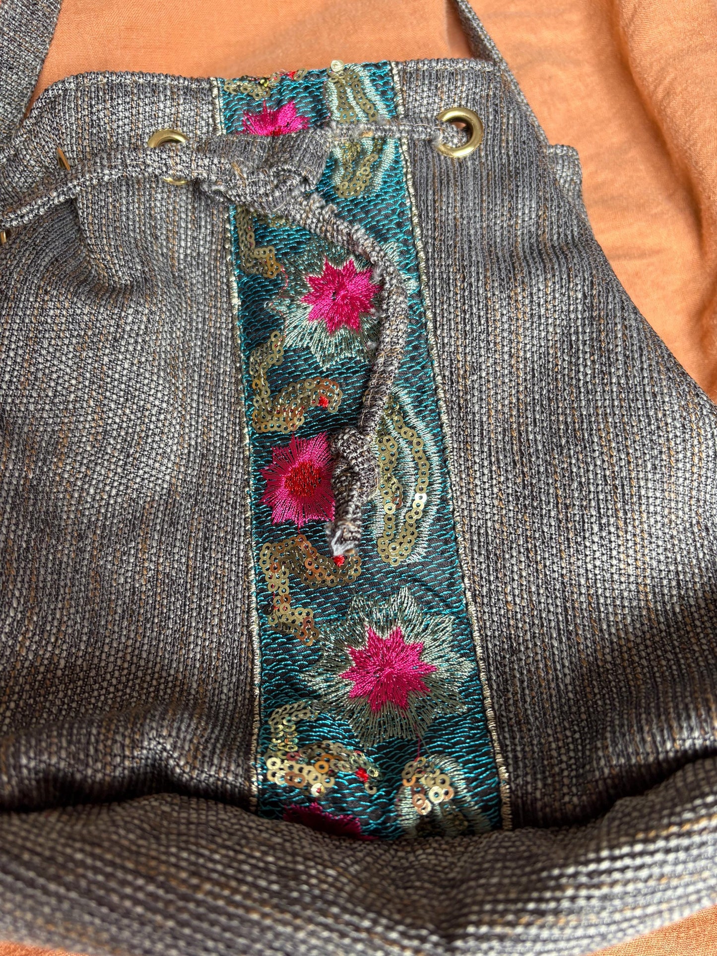 Vintage Flamenca Shoulder Bag – Crossbody with Sequin Embroidery, Boho Floral Design, 25x25 cm