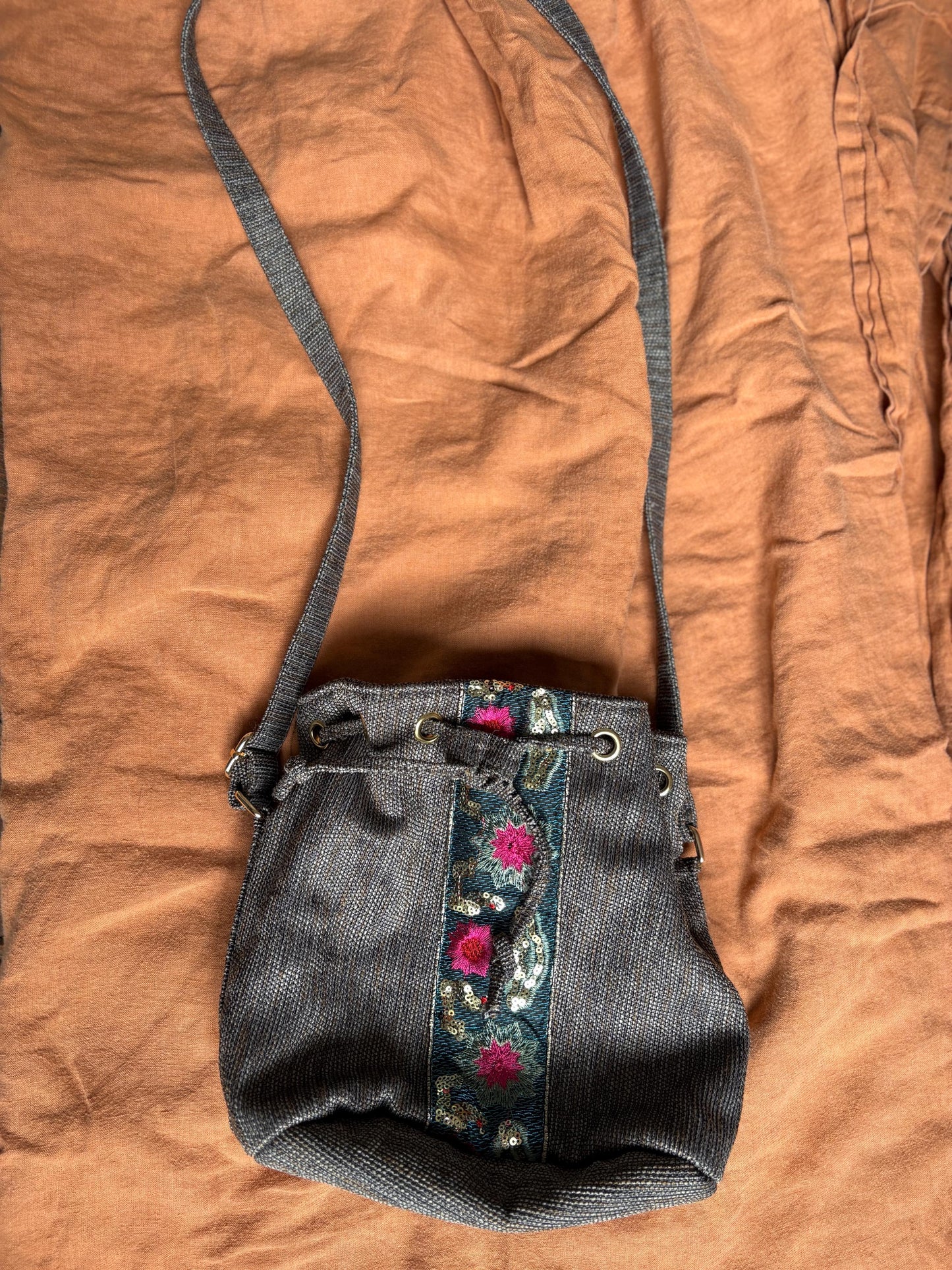 Vintage Flamenca Shoulder Bag – Crossbody with Sequin Embroidery, Boho Floral Design, 25x25 cm