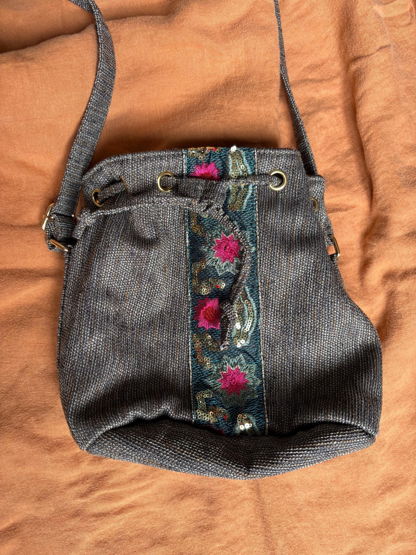 Vintage Flamenca Shoulder Bag – Crossbody with Sequin Embroidery, Boho Floral Design, 25x25 cm