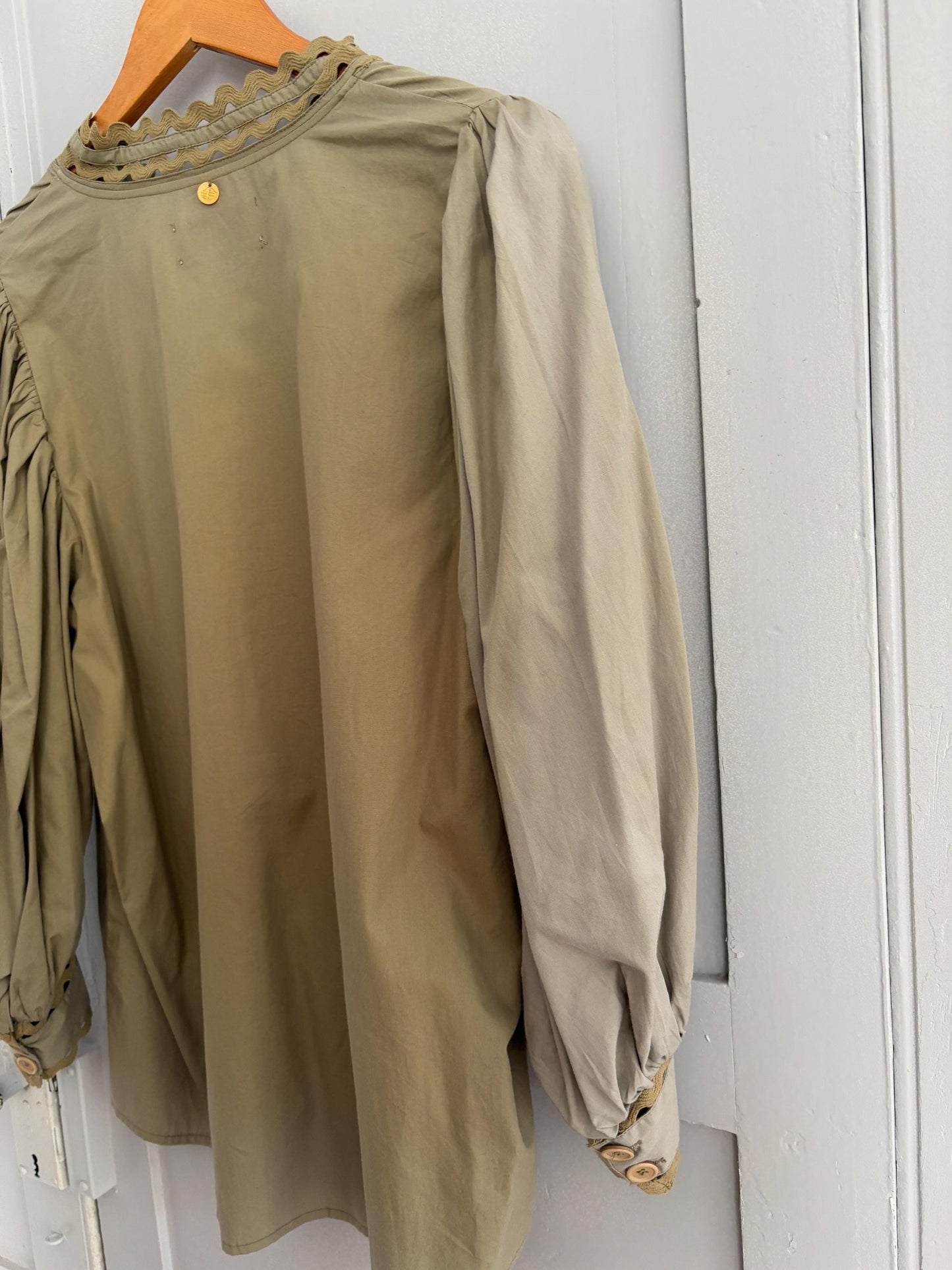 Vintage Antik Batik Statement Blouse – Romantic & Unique Design