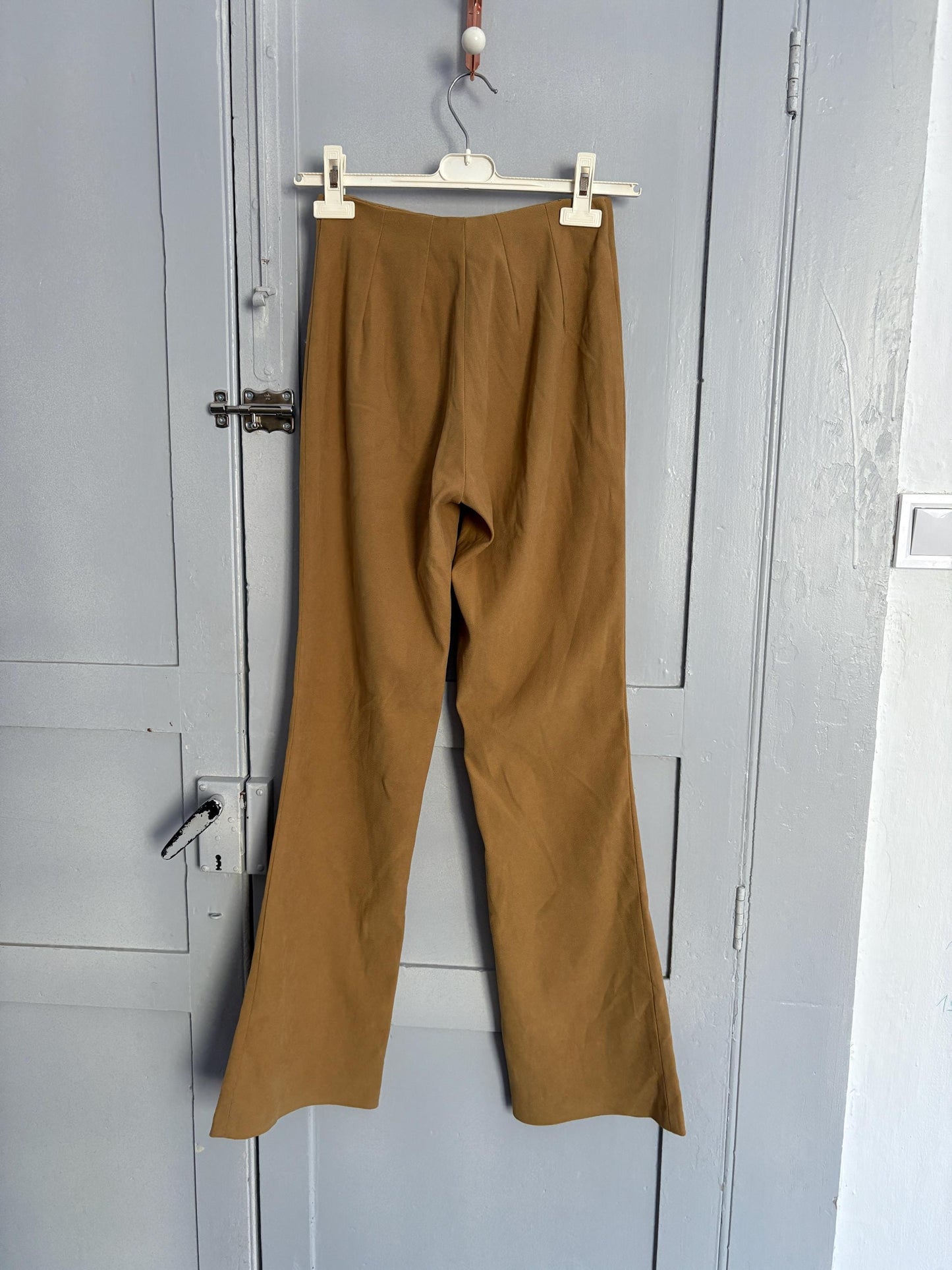 Vintage 70s Flared Pants – High-Waisted Mustard Yellow Trousers – Retro Bunch Trendwear Statement Piece