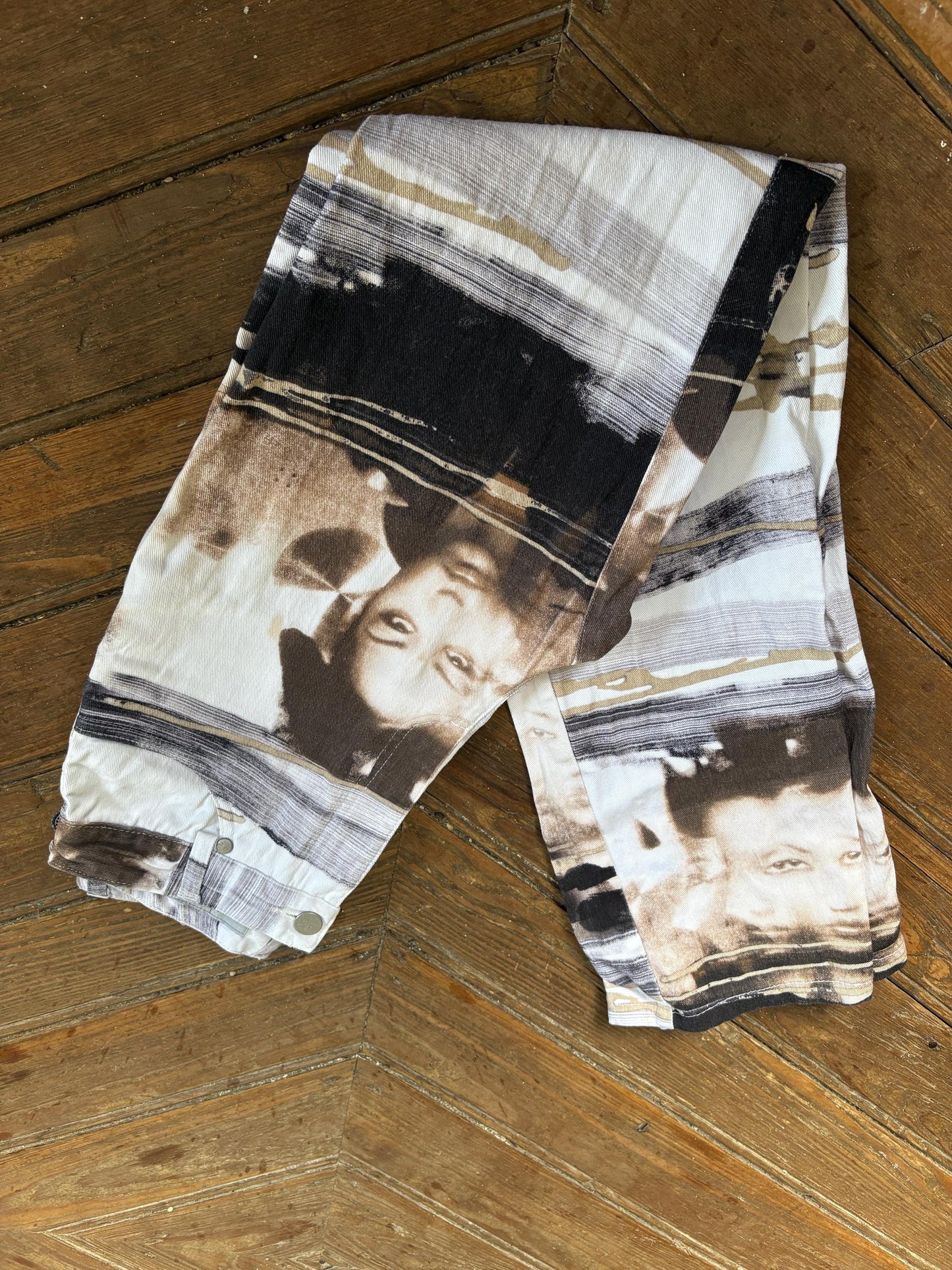 Vintage Kleymac printed jeans, artistic Y2K straight-leg pants, statement high-waisted denim, bold retro aesthetic, Linea Kleymac Sport