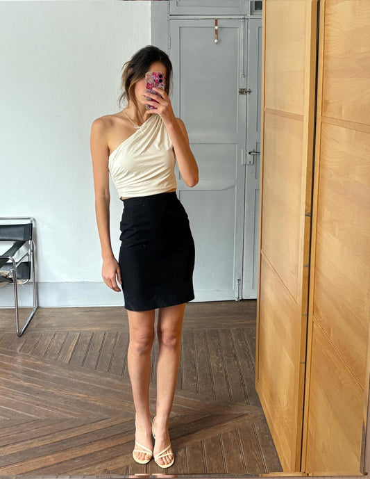 Vintage Black Mini Pencil Skirt by Sportstaff Made in Italy – Elegant Tailored Fit with Back Slit, Size XS - S