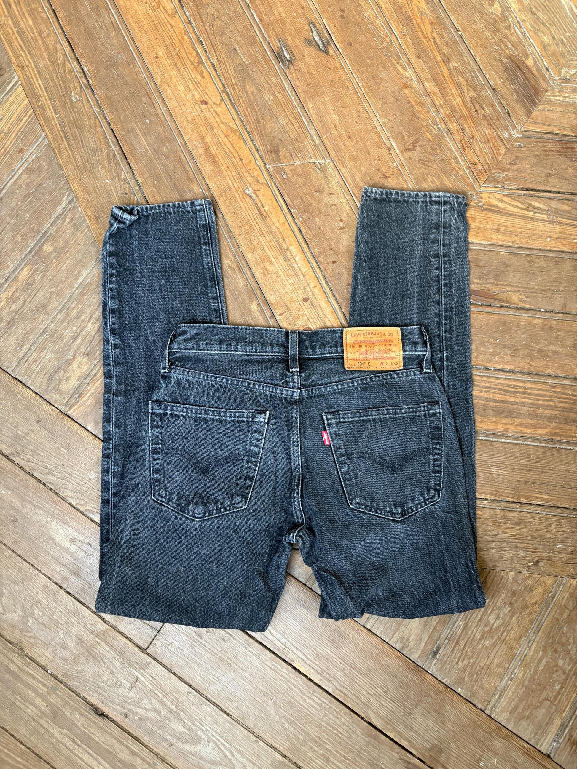 Vintage Levi’s Skinny Jeans – Washed Black / Dark Grey