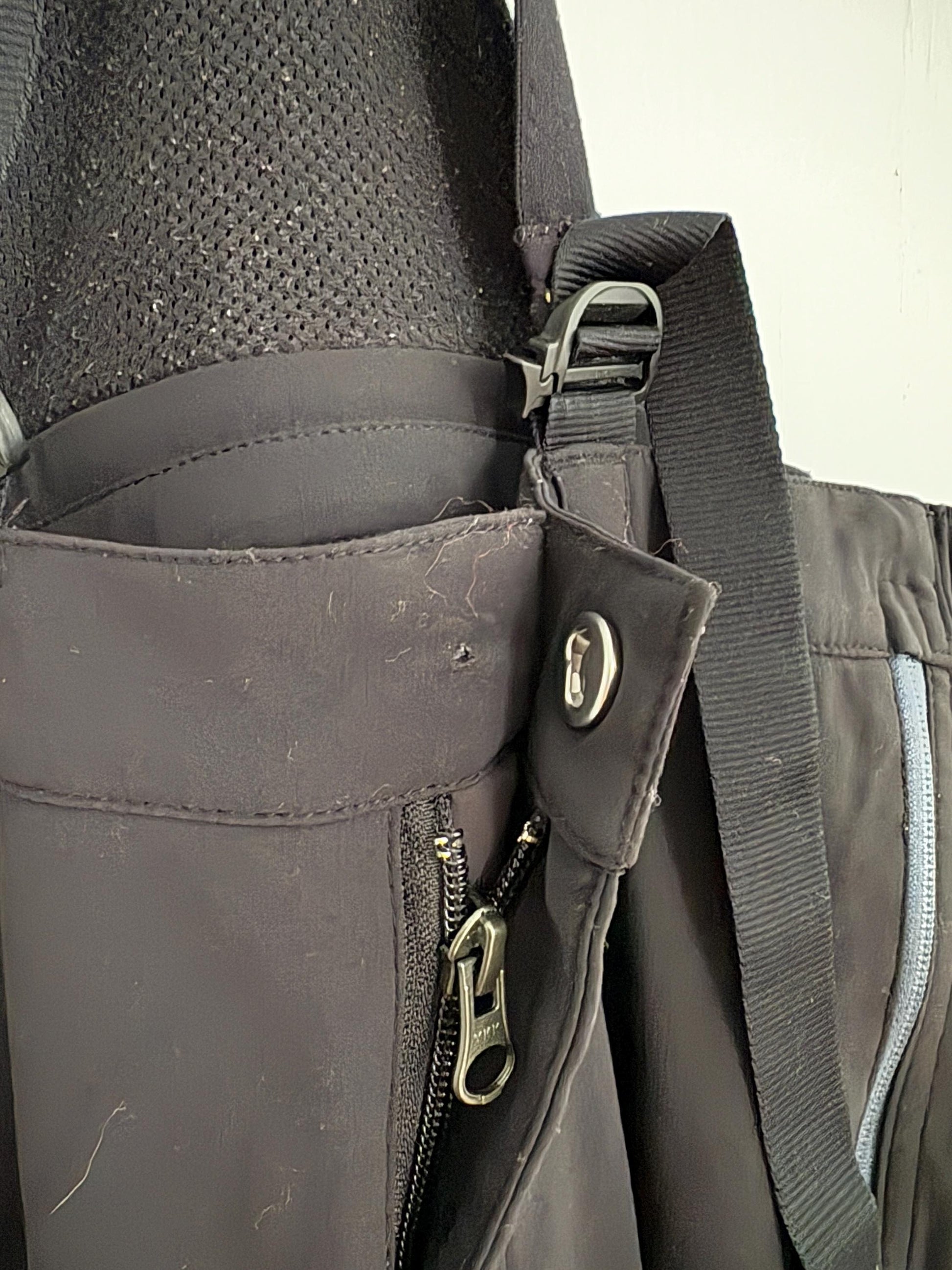 Vintage Black Salewa Ski Pants – Functional & Stylish!