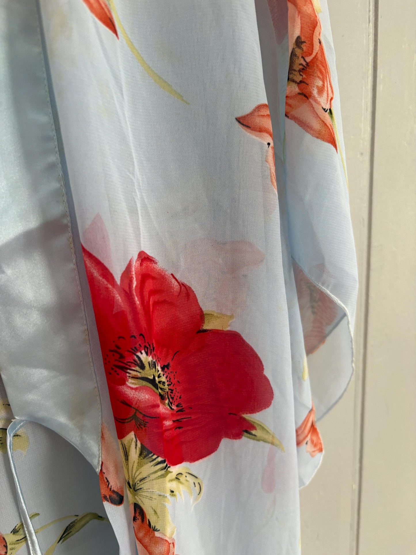 Vintage Sheer Floral Kimono Robe – Dreamy & Elegant! Size M