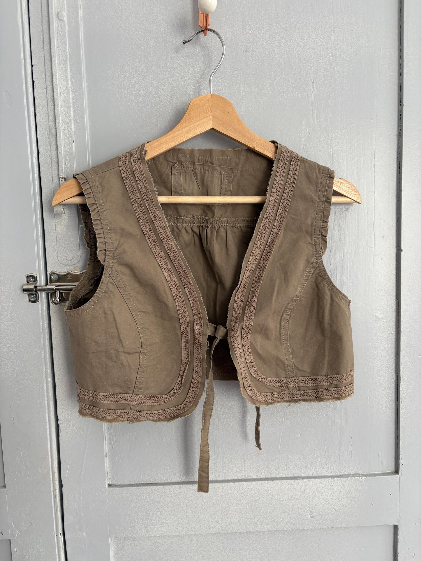 vintage boho cropped vest brown tie front waistcoat lace trim fairycore romantic layering piece cottagecore